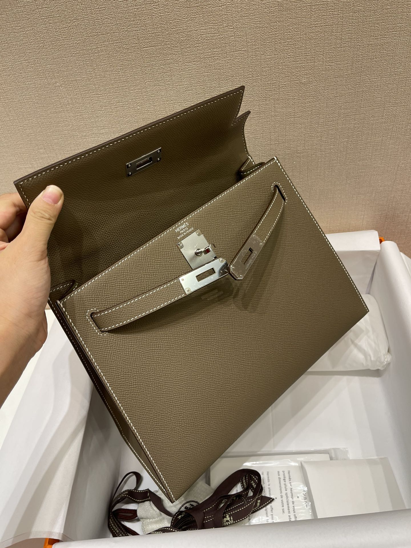 HERMES KELLY 28CM ETOUPE EPSOM LEATHER SILVER HARDWARE