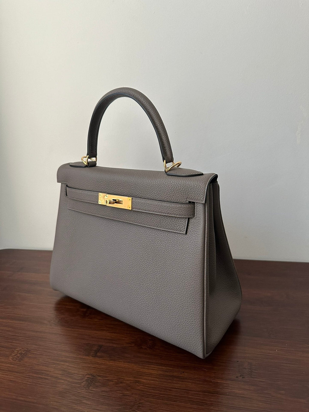 HERMES KELLY 28CM ETAIN TOGO GOLD HARDWARE