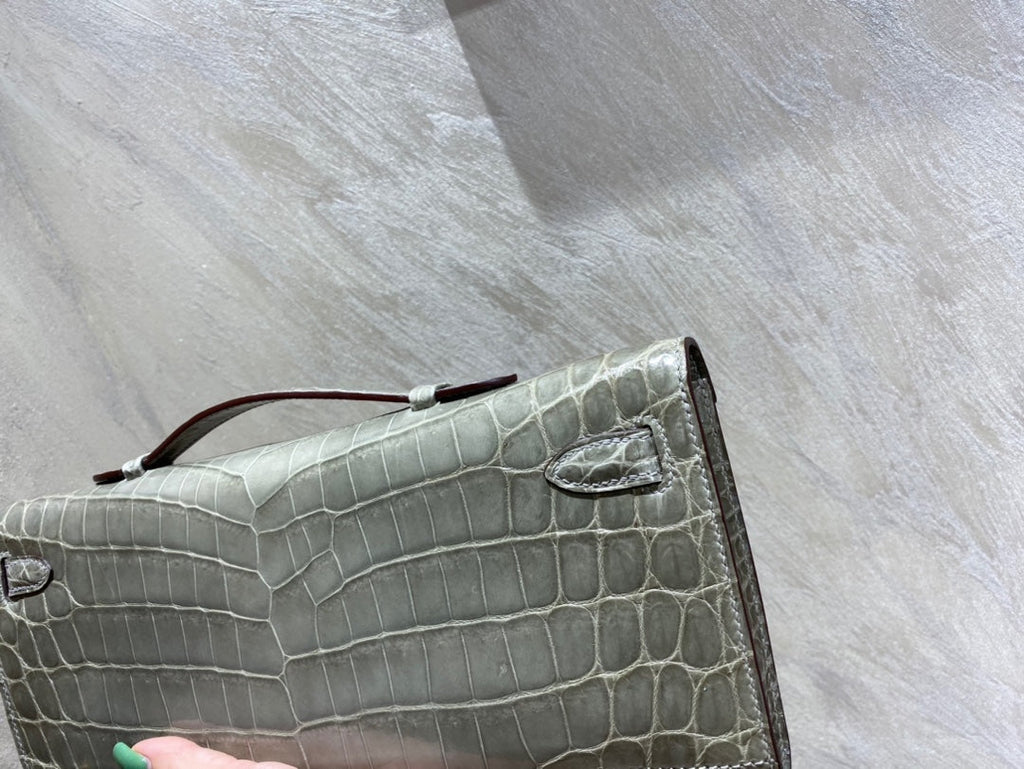 HERMES KELLY CUT 31 IN ASH GRAY SHINNY ALLIGATOR LEATHER WITH SILVER HARDWARE