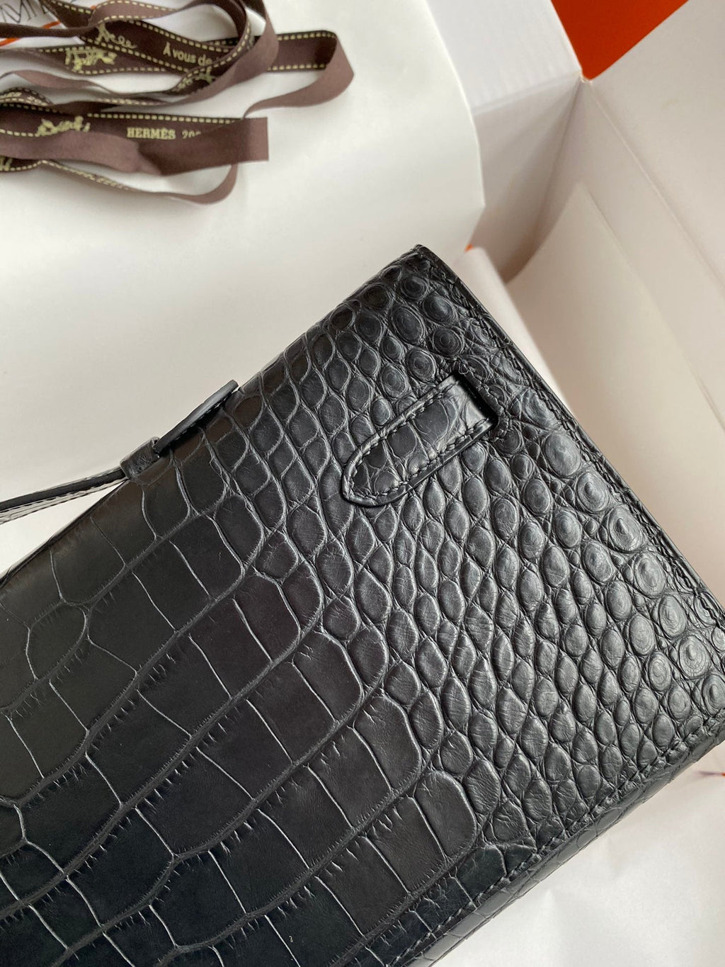 HERMES KELLY CUT 31 IN BLACK ALLIGATOR LEATHER WITH SILVER HARDWARE