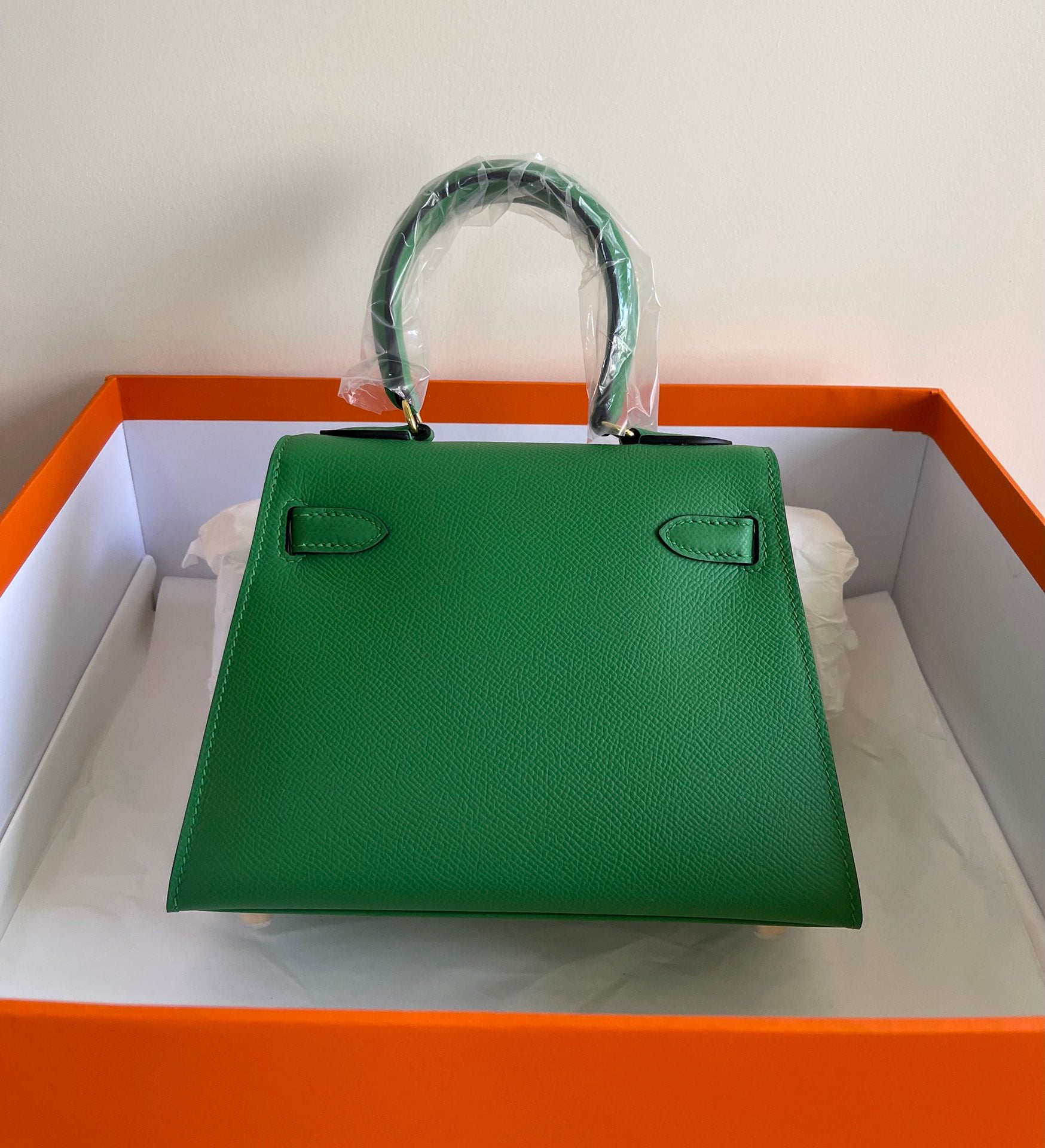 HERMES KELLY MINI 20 BAG IN EMERALD GREEN CALFSKIN WITH GOLD HARDWARE