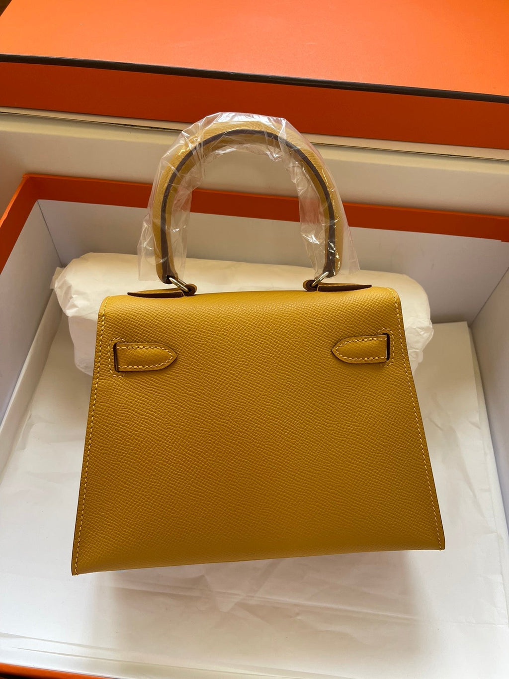 HERMES KELLY MINI 20 BAG IN DIJON YELLOW CALFSKIN WITH GOLD HARDWARE