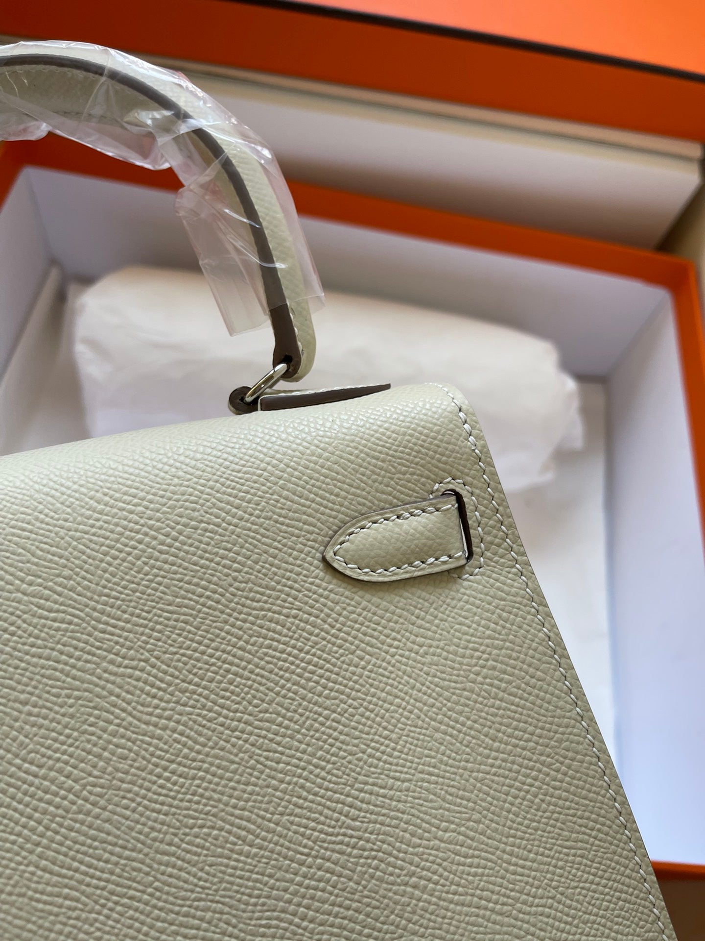 HERMES KELLY MINI 20 BAG IN OAT TAN CALFSKIN WITH SILVER HARDWARE
