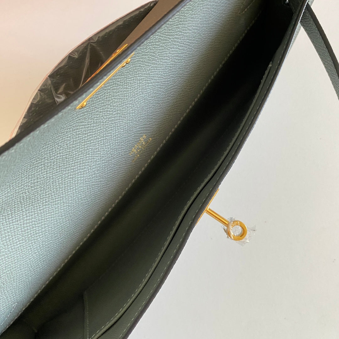 HERMES KELLY CUT 31 IN SEAFOAM GREEN CALFSKIN WITH GOLD HARDWARE