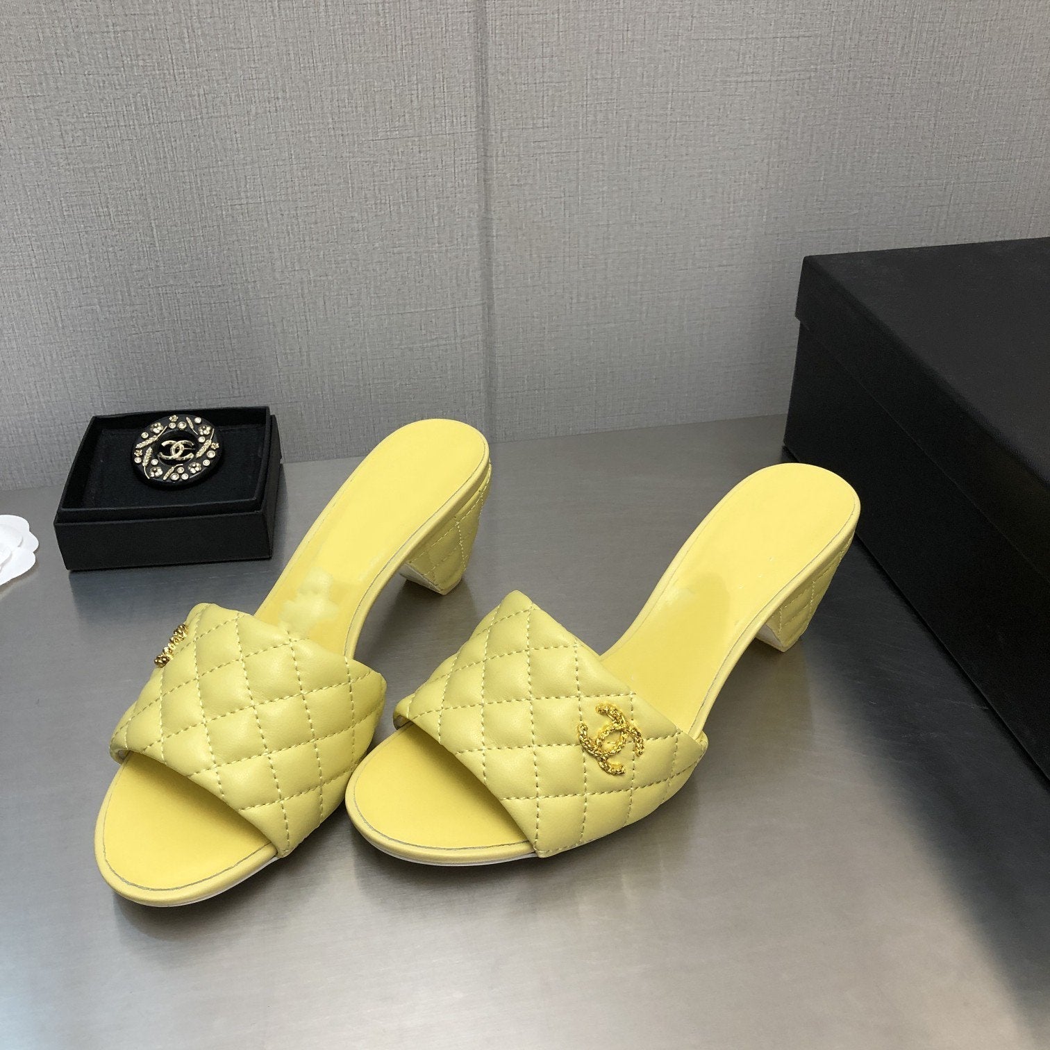 CHANEL rev cone heel mule slide sandal lime quilted lambskin 6cm