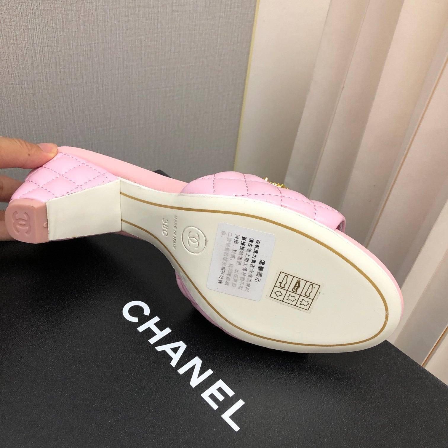 CHANEL DIAMOND-QUILTED 6 CM SANDALS IN BABY PINK LAMBSKIN