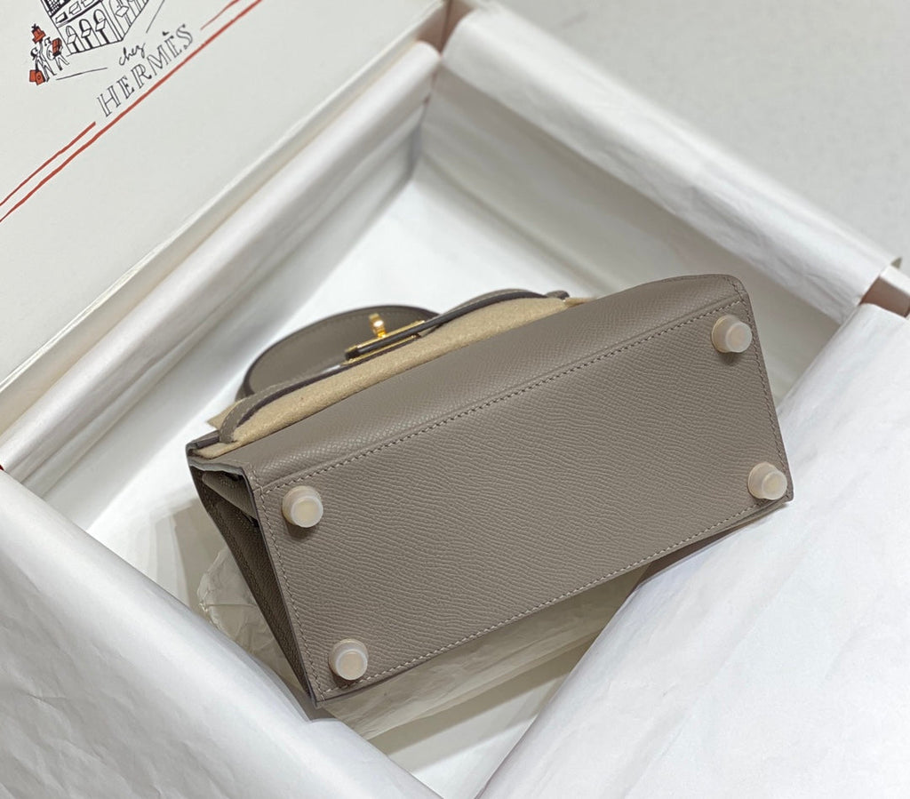 HERMES KELLY MINI 20 BAG IN LIGHT BROWN CALFSKIN WITH GOLD HARDWARE