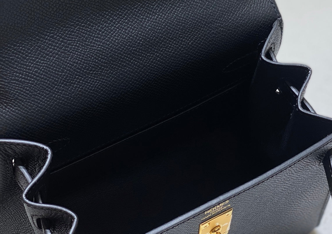 HERMES KELLY MINI 20 BAG IN BLACK CALFSKIN WITH GOLD HARDWARE