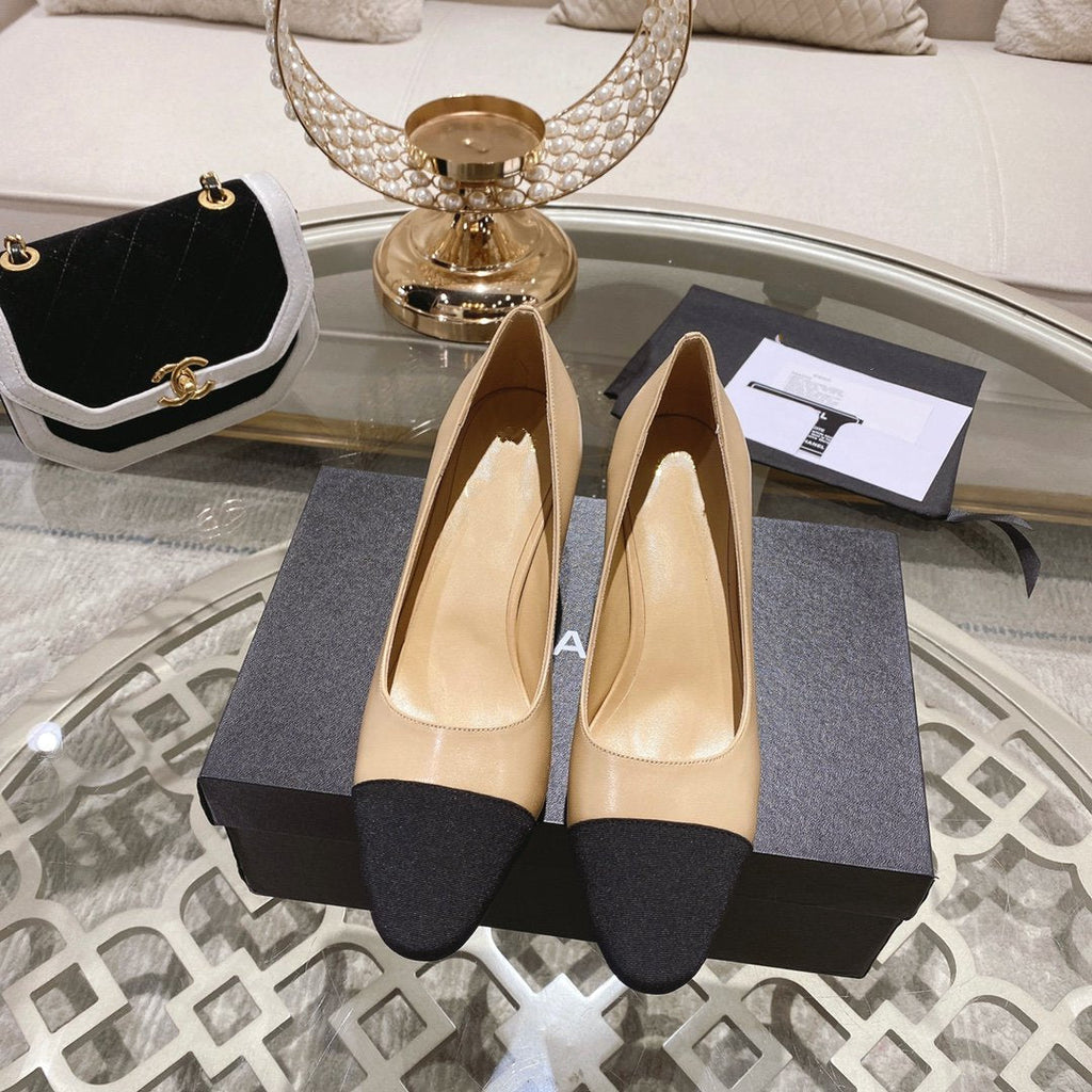 CHANEL pump 6.5 beige black lambskin