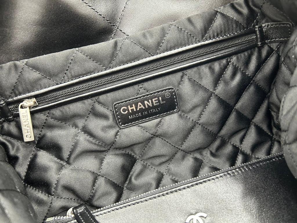 CHANEL LARGE 42 HANDBAG IN BLACK CALFSKIN SILVER HARDWARE