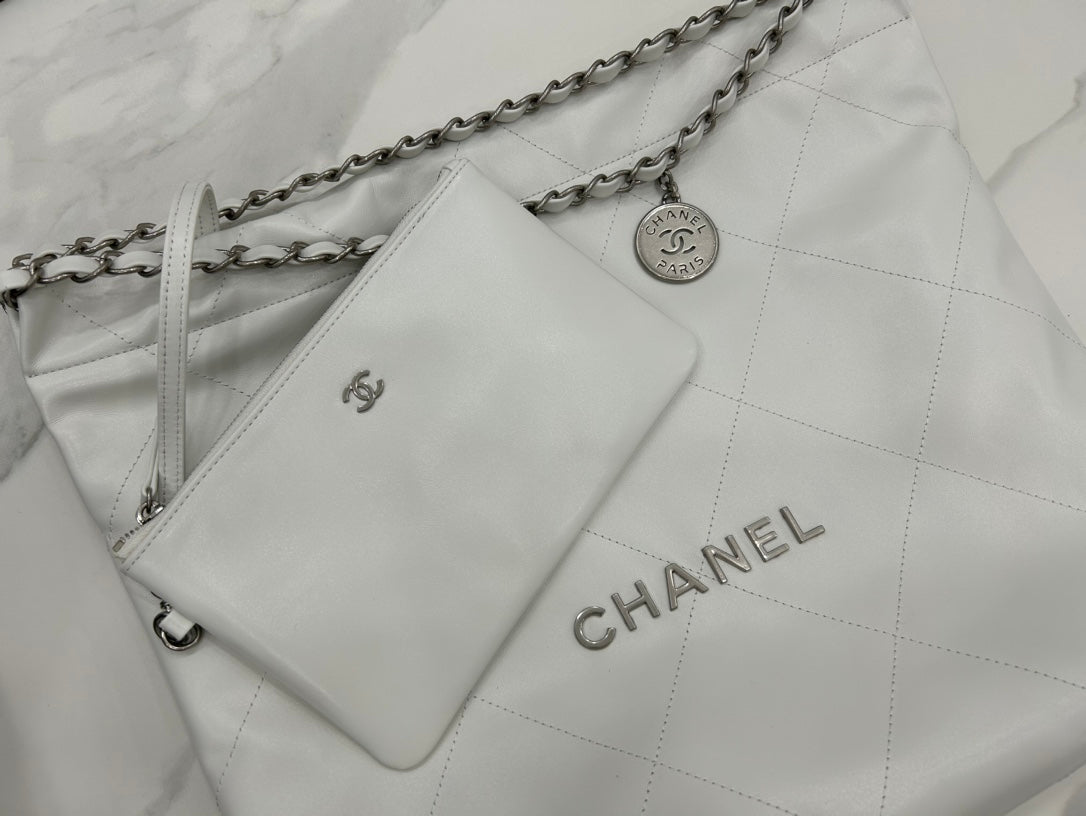 CHANEL LARGE 42 HANDBAG IN WHITE CALFSKIN SILVER HARDWARE