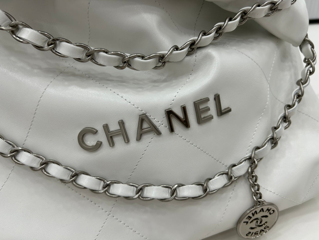 CHANEL MEDIUM 37 HANDBAG IN WHITE CALFSKIN SILVER HARDWARE