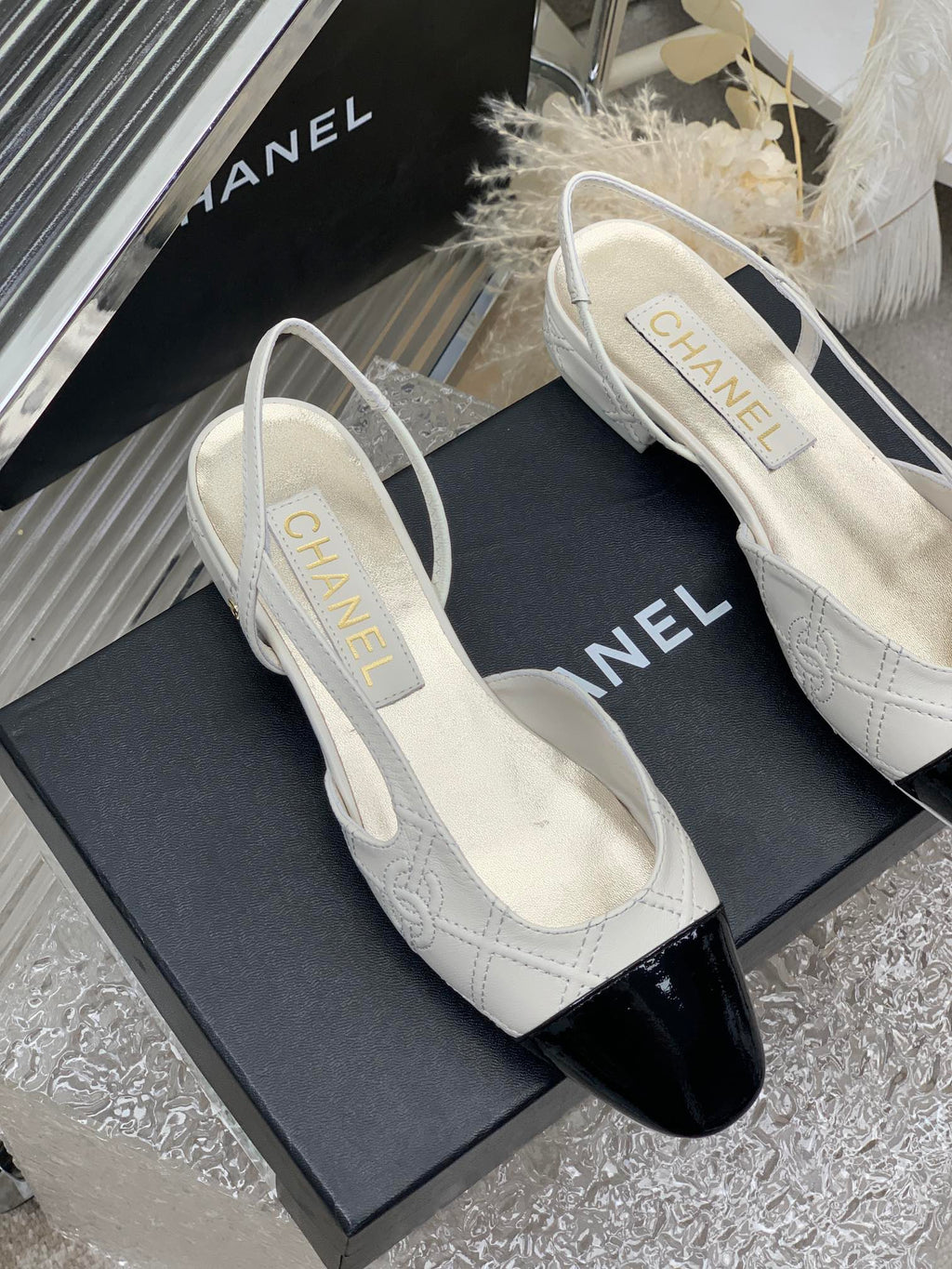 CHANEL SLINGBACKS 20 WHITE MIX BLACK CALFSKIN