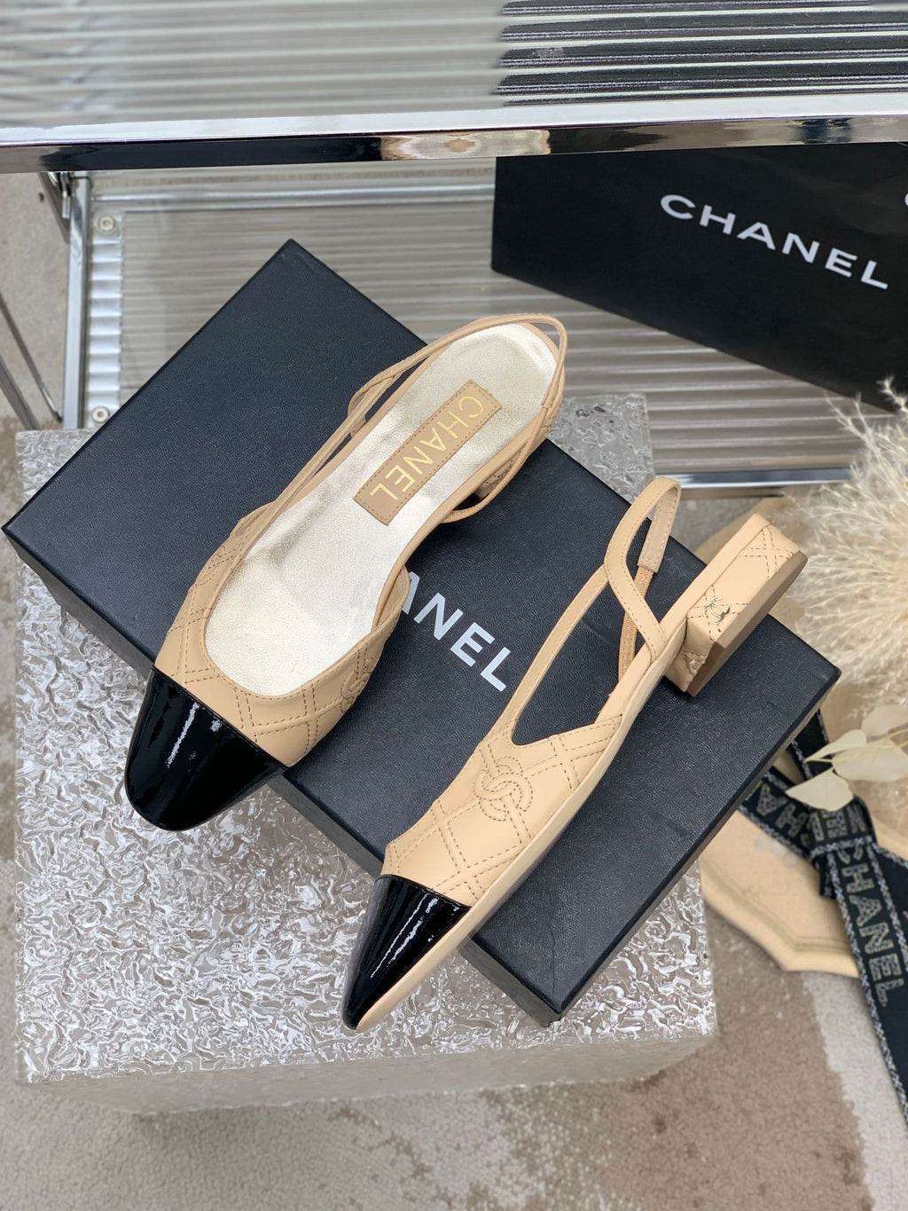 CHANEL SLINGBACKS 20 BEIGE CREAM MIX BLACK CALFSKIN