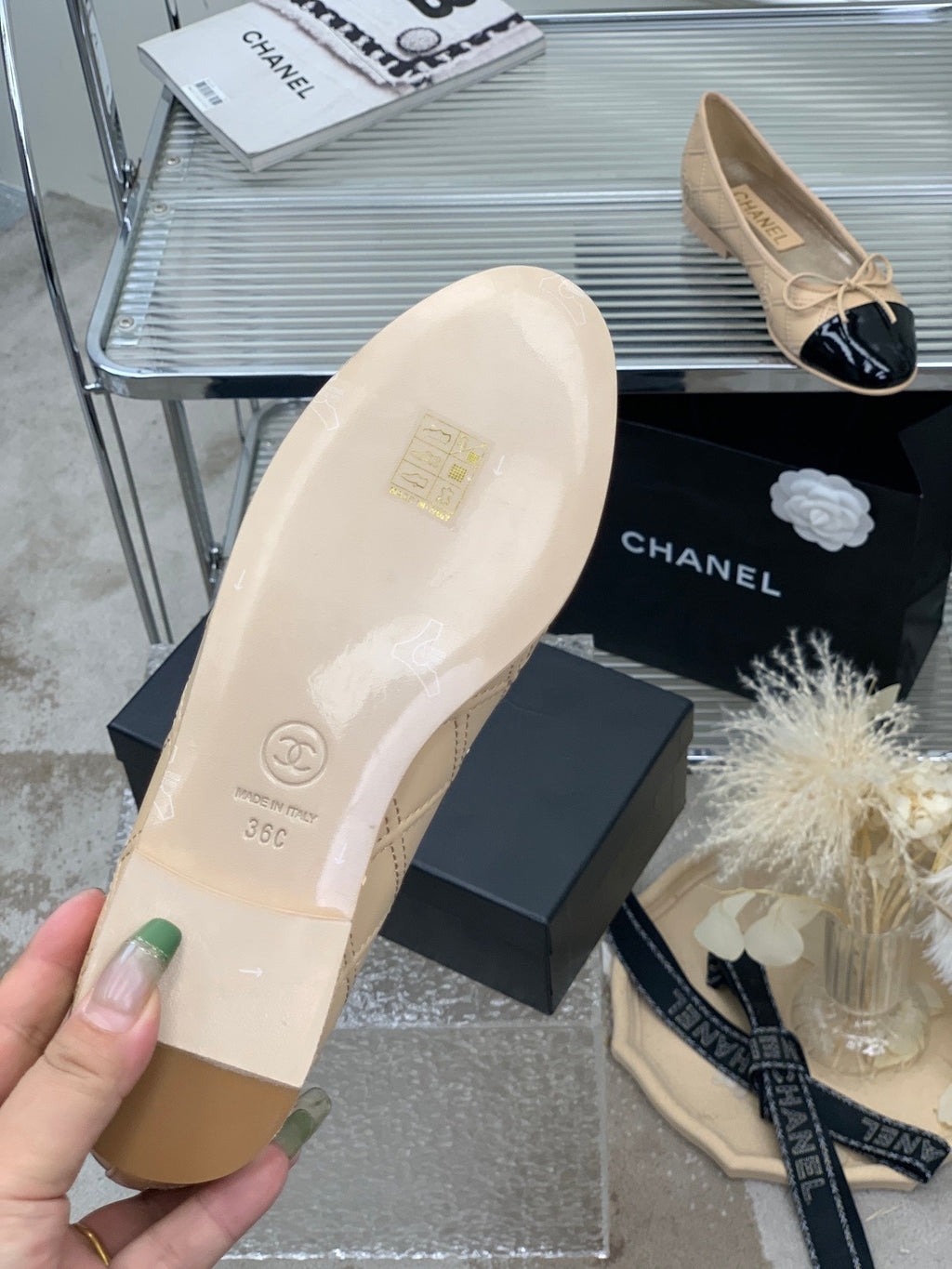 CHANEL BALLET FLAT GLOSSY BLACK MIX BEIGE LAMBSKIN
