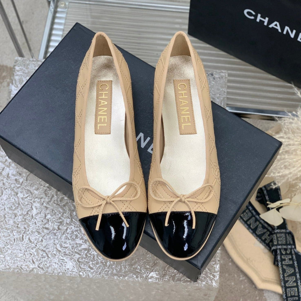CHANEL BALLET FLAT GLOSSY BLACK MIX BEIGE LAMBSKIN