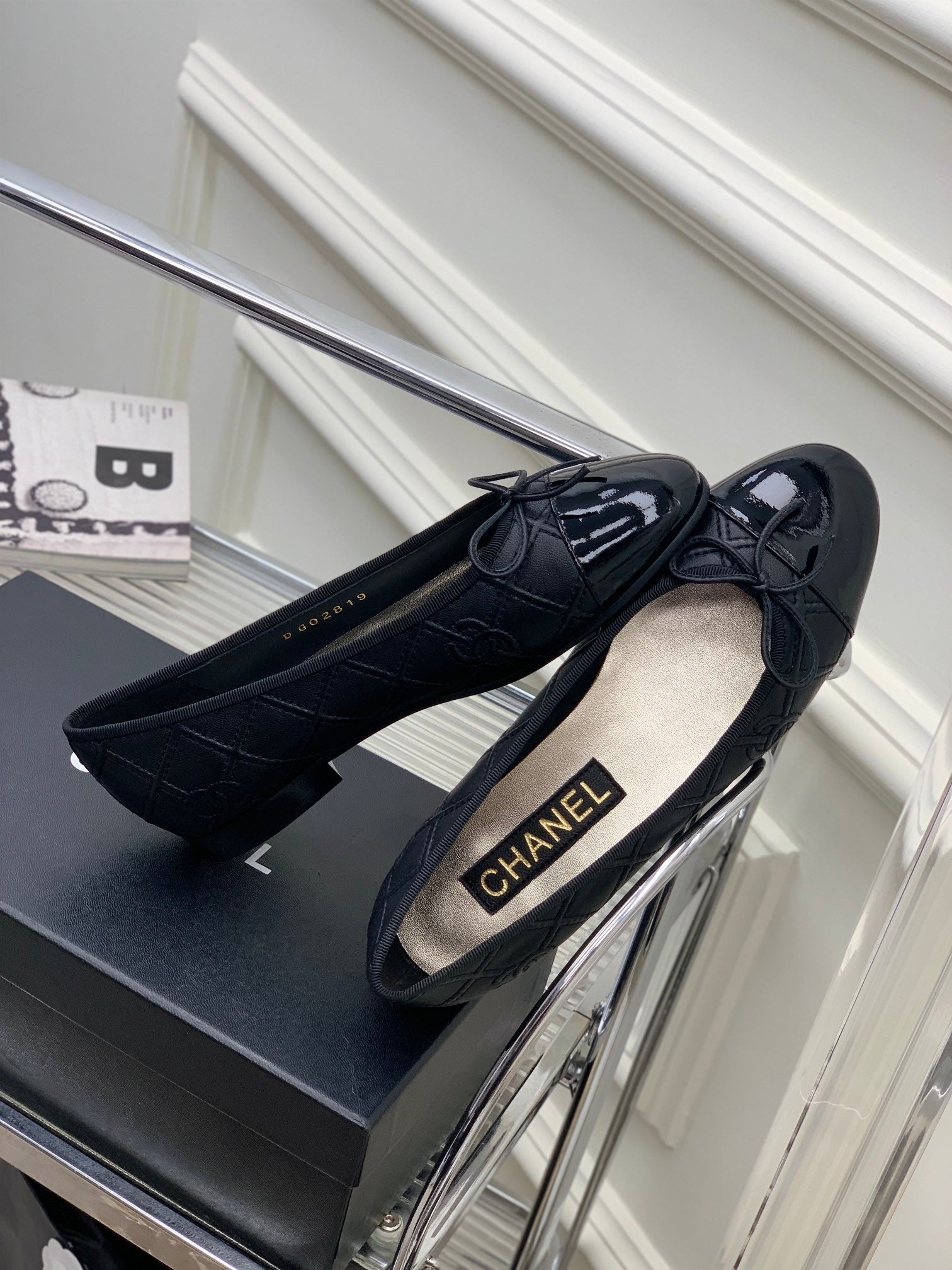 CHANEL BALLET FLAT GLOSSY BLACK LAMBSKIN