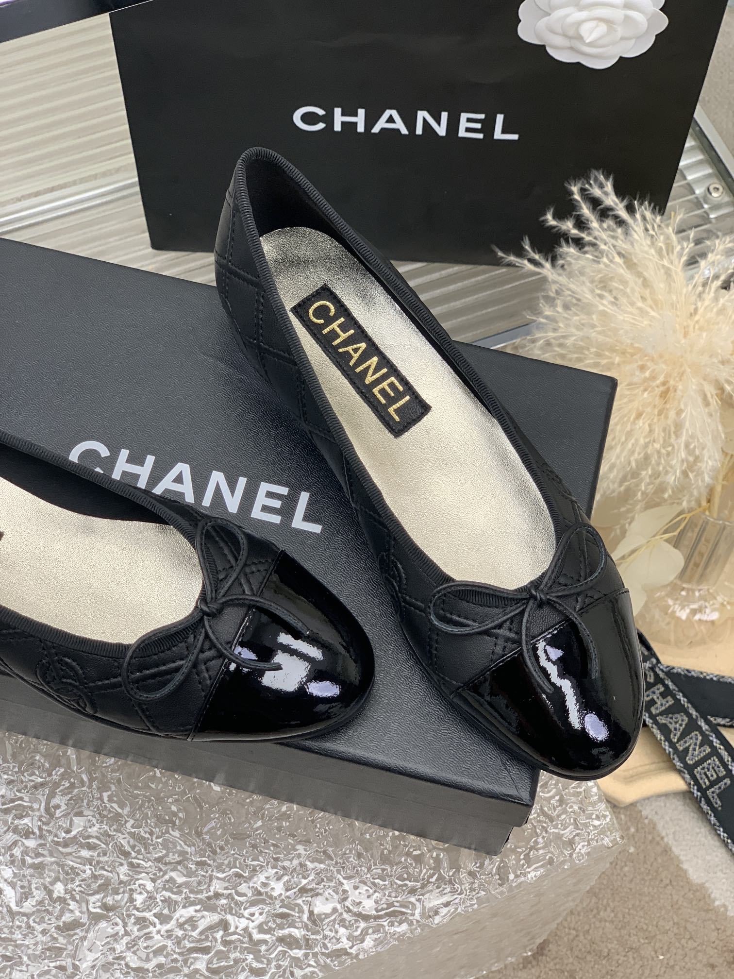 CHANEL BALLET FLAT GLOSSY BLACK LAMBSKIN