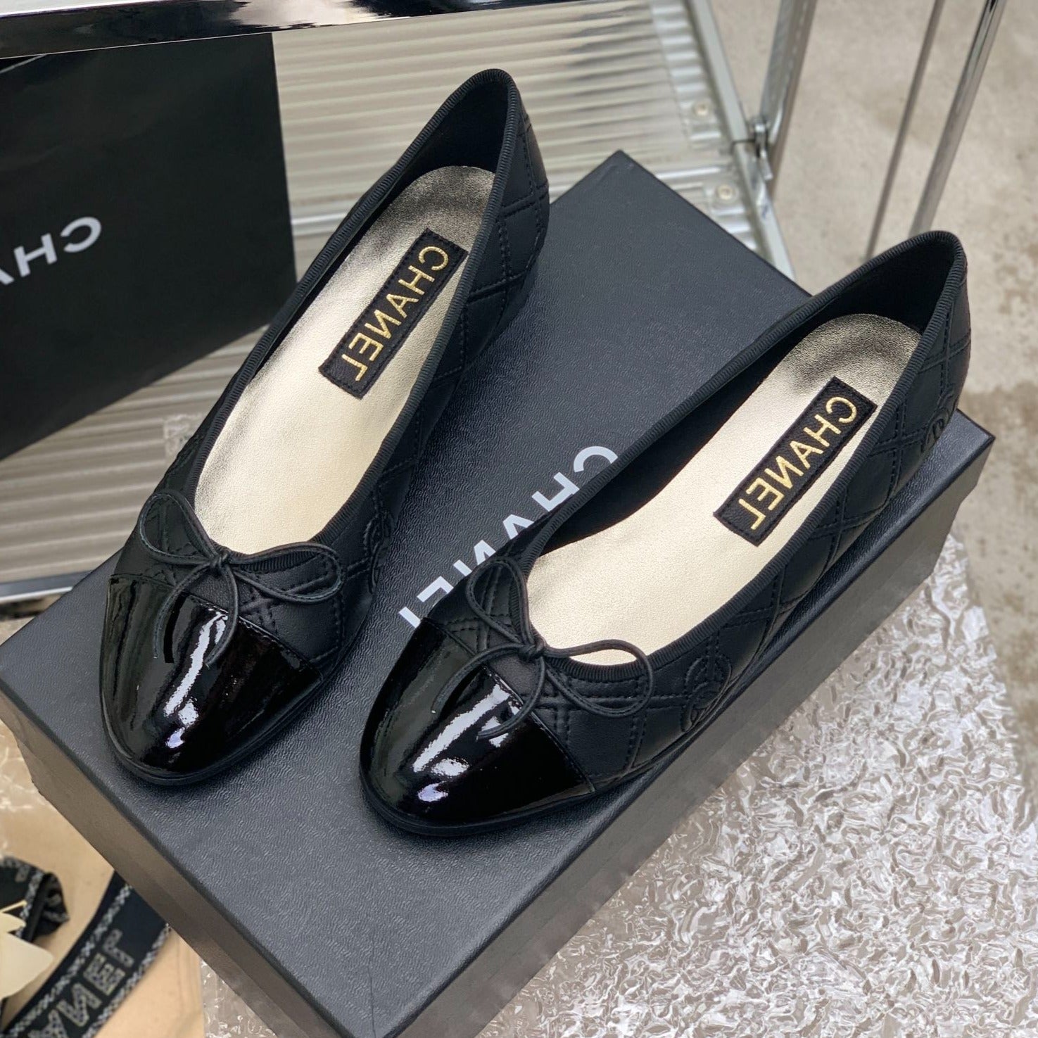 CHANEL BALLET FLAT GLOSSY BLACK LAMBSKIN