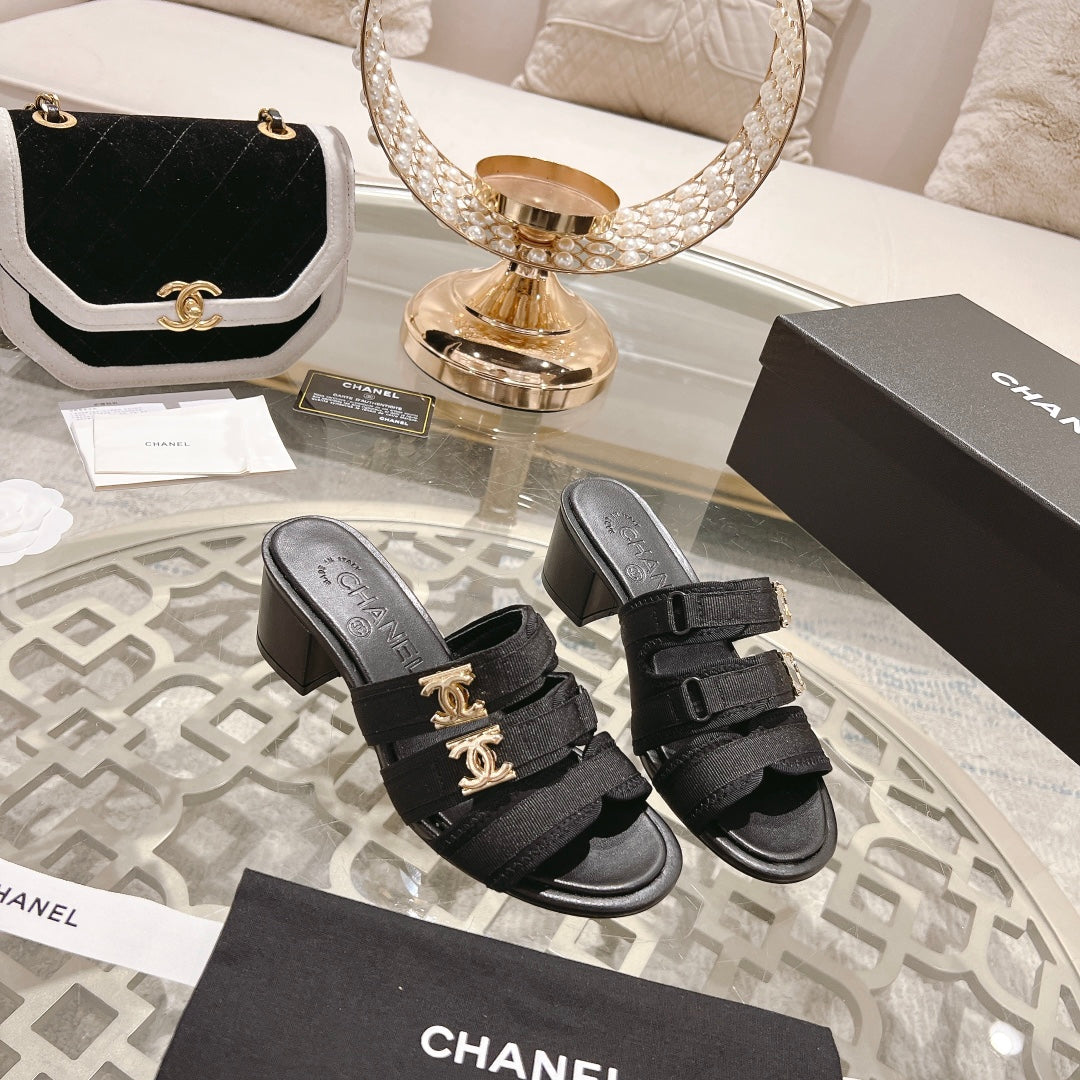 CHANEL Double C  Xiaoxiang Chain Fabric Head Chunky High Heel Black Lambskin