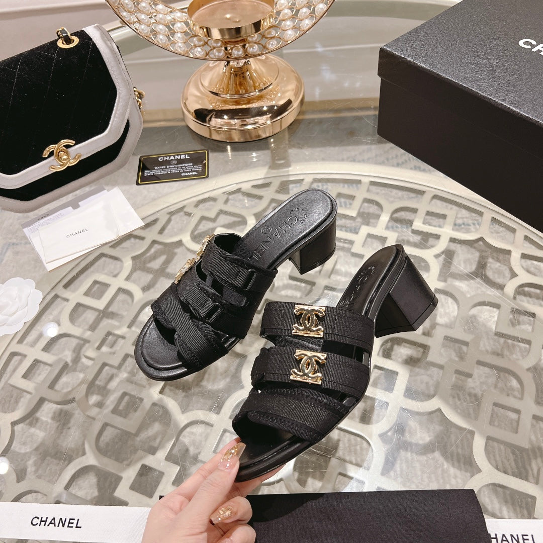CHANEL Double C  Xiaoxiang Chain Fabric Head Chunky High Heel Black Lambskin