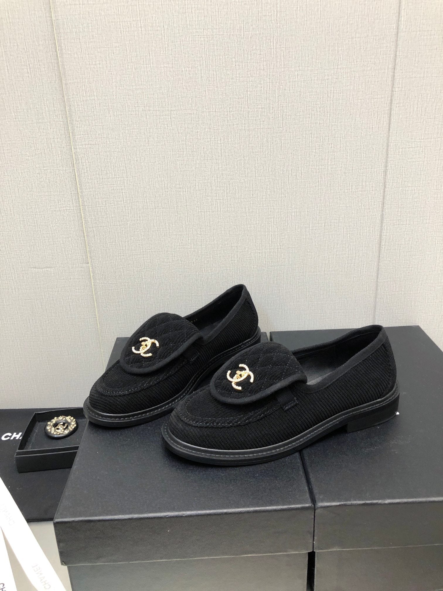 CHANEL moasins black denim 40mm