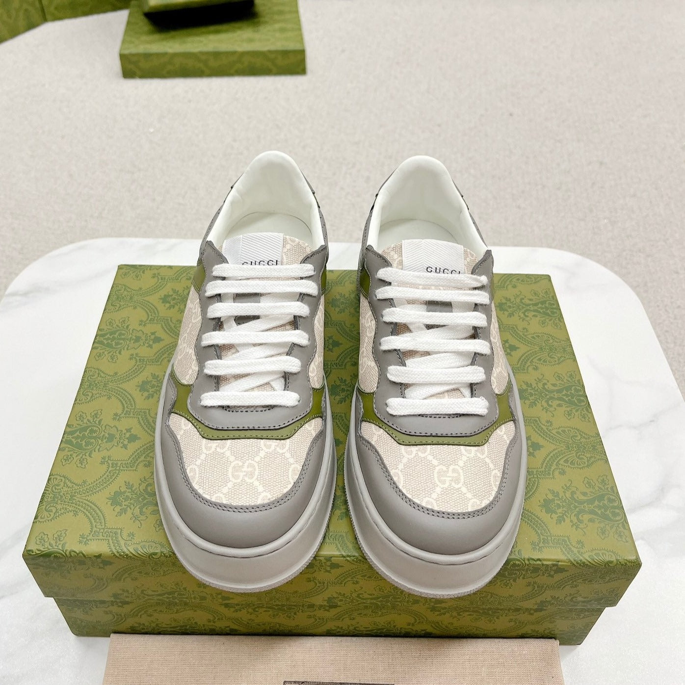 GUCCI TRAINER GRAY AND CREAMY WHITE CALFSKIN