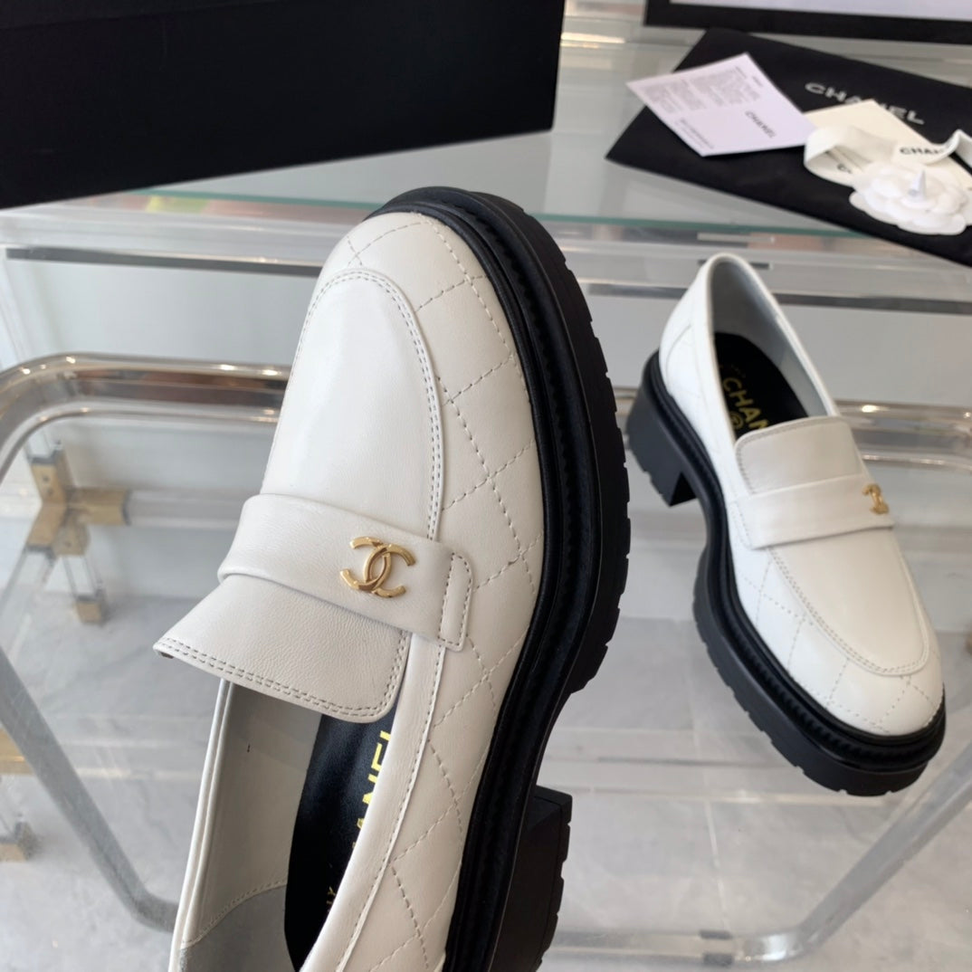 CHANEL MOASINS white CALFSKIN