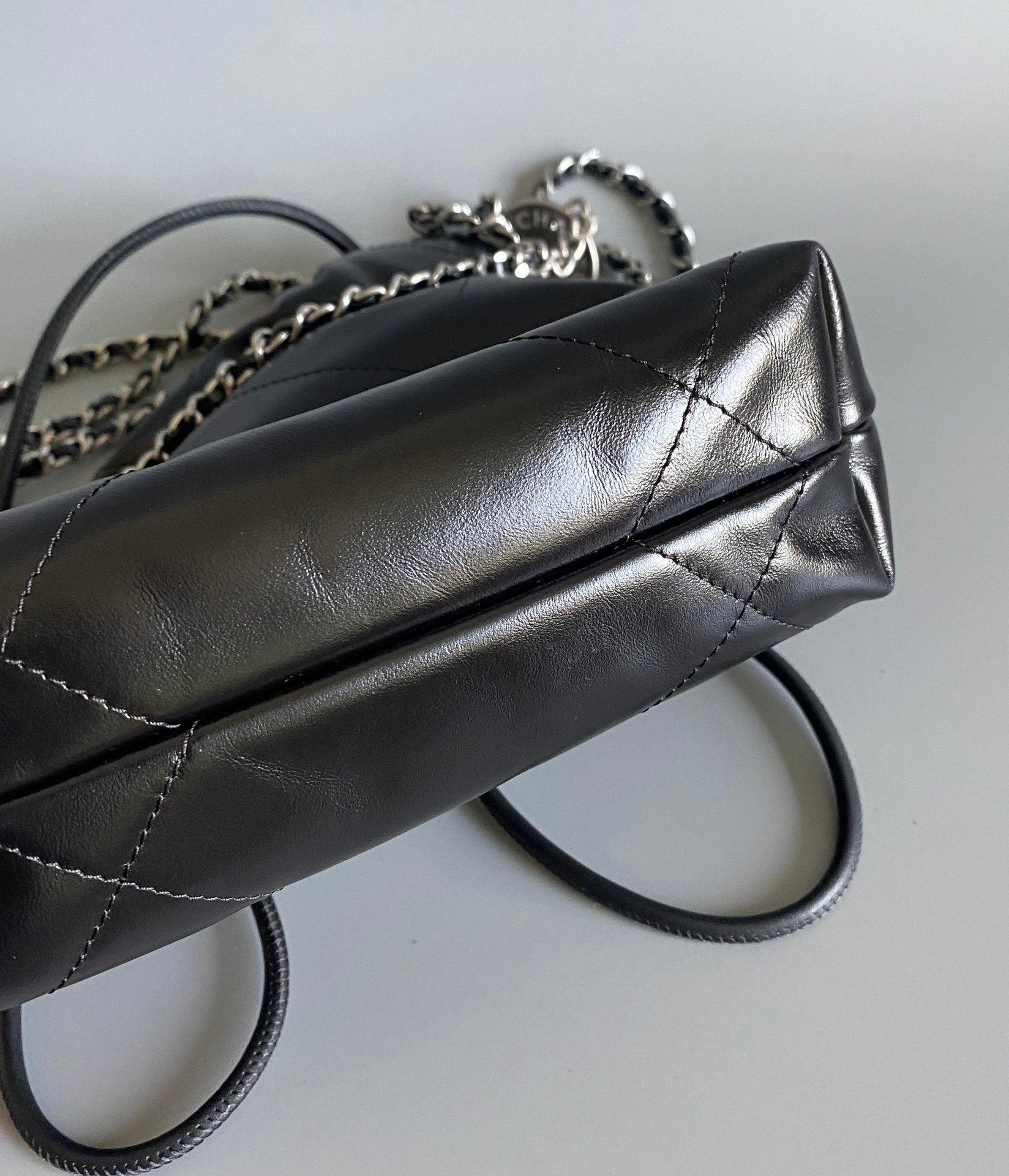 CHANEL HOBO MINI 20CM BLACK LAMBSKIN SHW