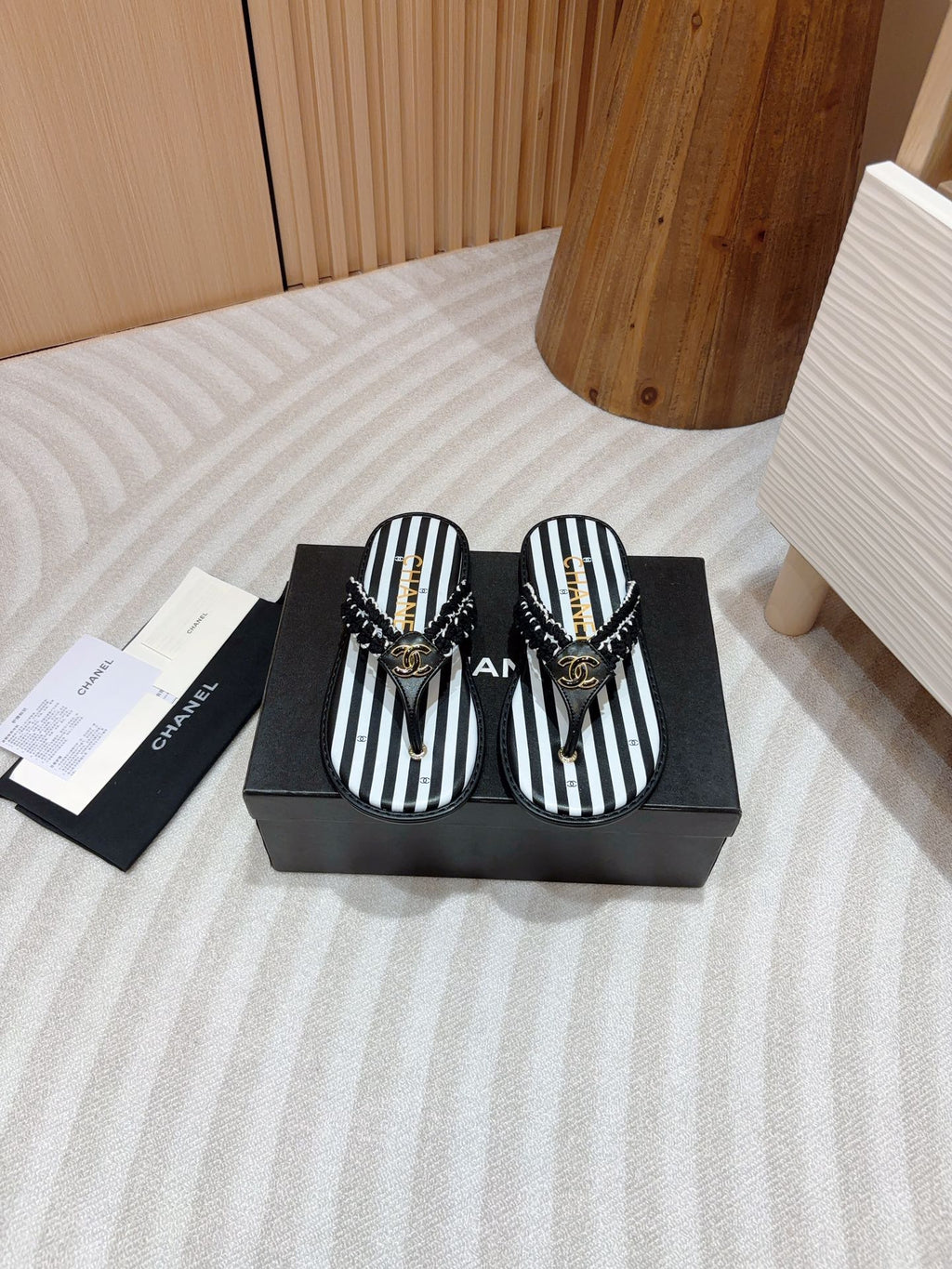 CHANEL WOVEN FLIP FLOP WHITE MIX BLACK SHEEPSKIN