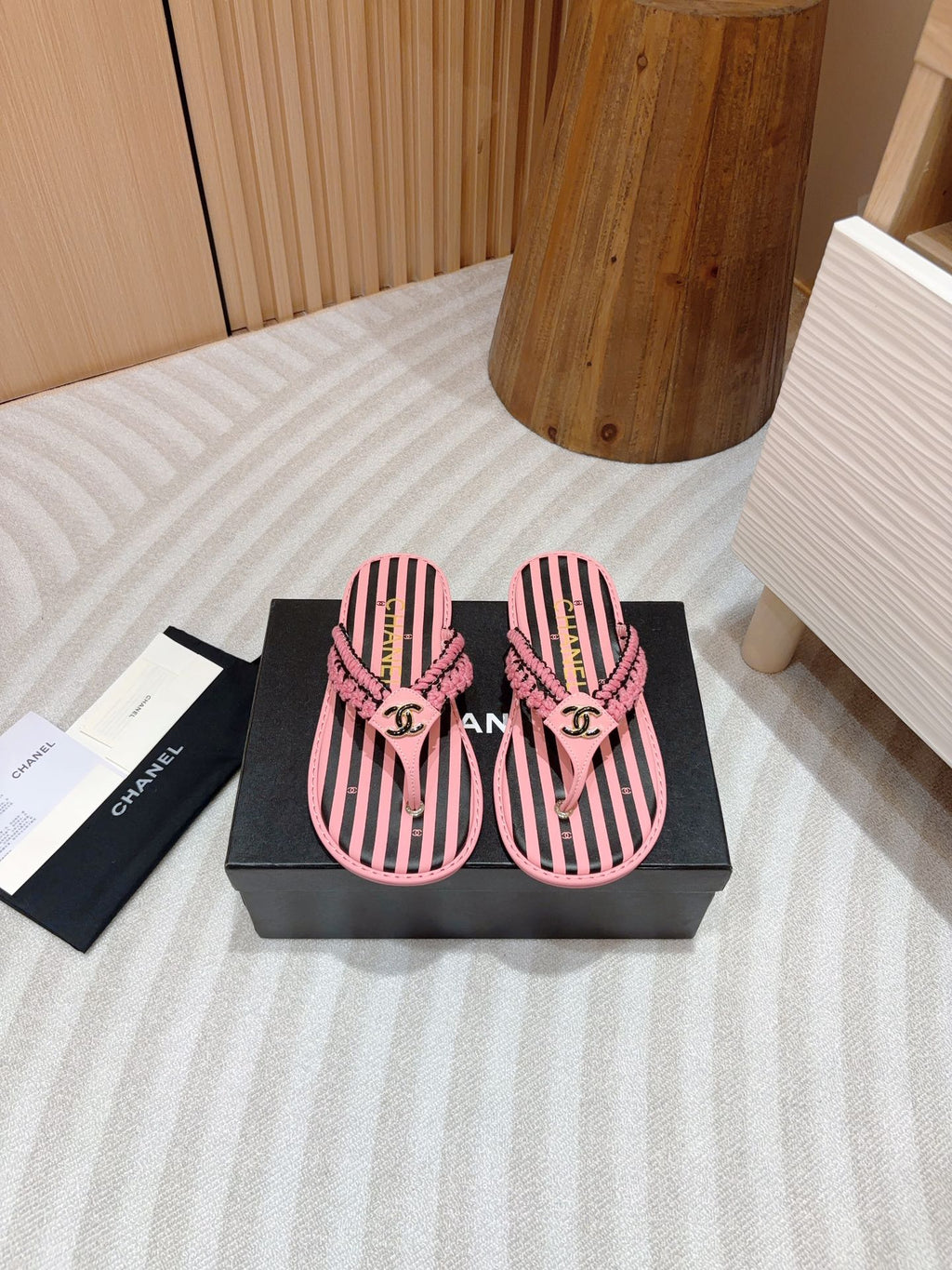 CHANEL WOVEN FLIP FLOP BLACK MIX PINK SHEEPSKIN