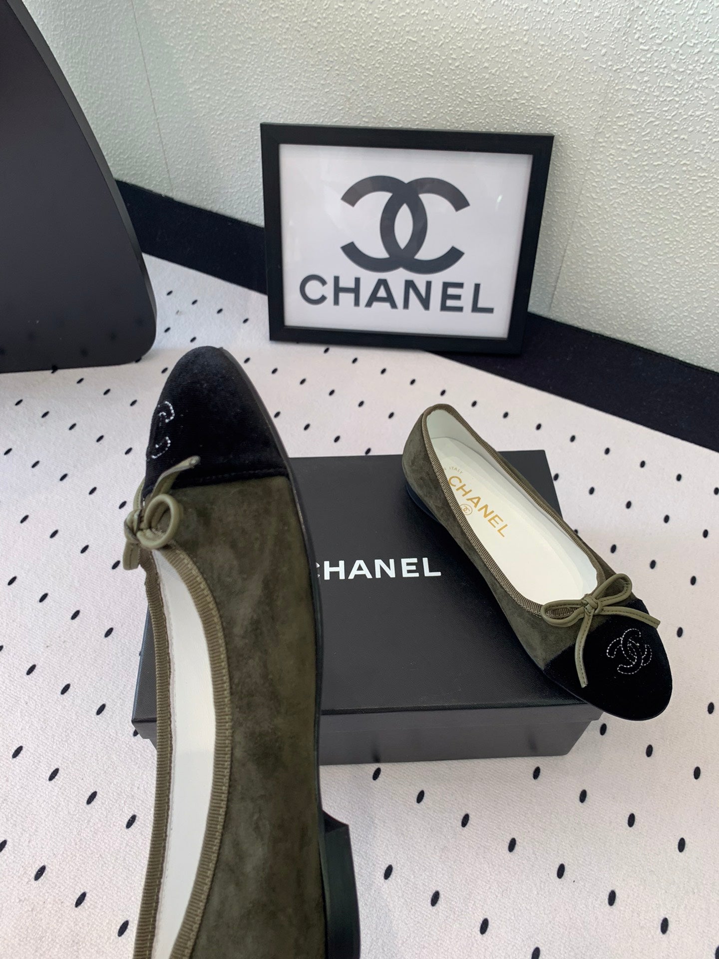 CHANEL BALLET FLAT OLIVE GREEN MIX BLACK VELVET