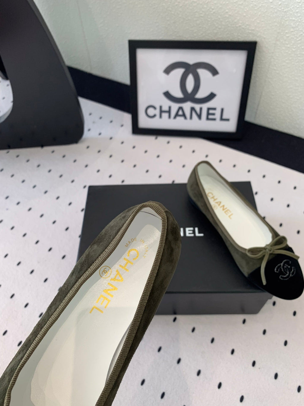 CHANEL BALLET FLAT OLIVE GREEN MIX BLACK VELVET