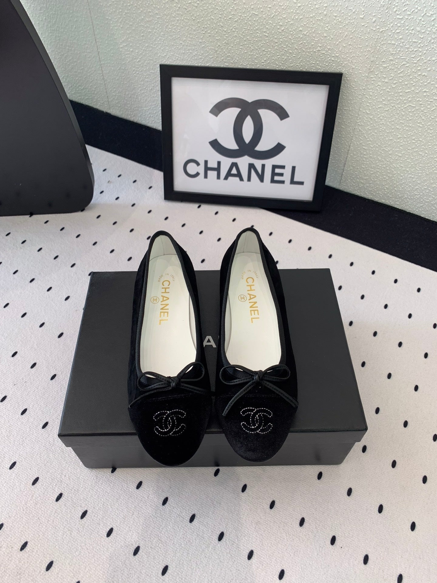 CHANEL BALLET FLAT BLACK VELVET