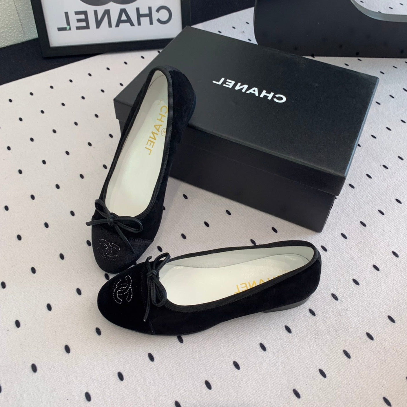 CHANEL BALLET FLAT BLACK VELVET
