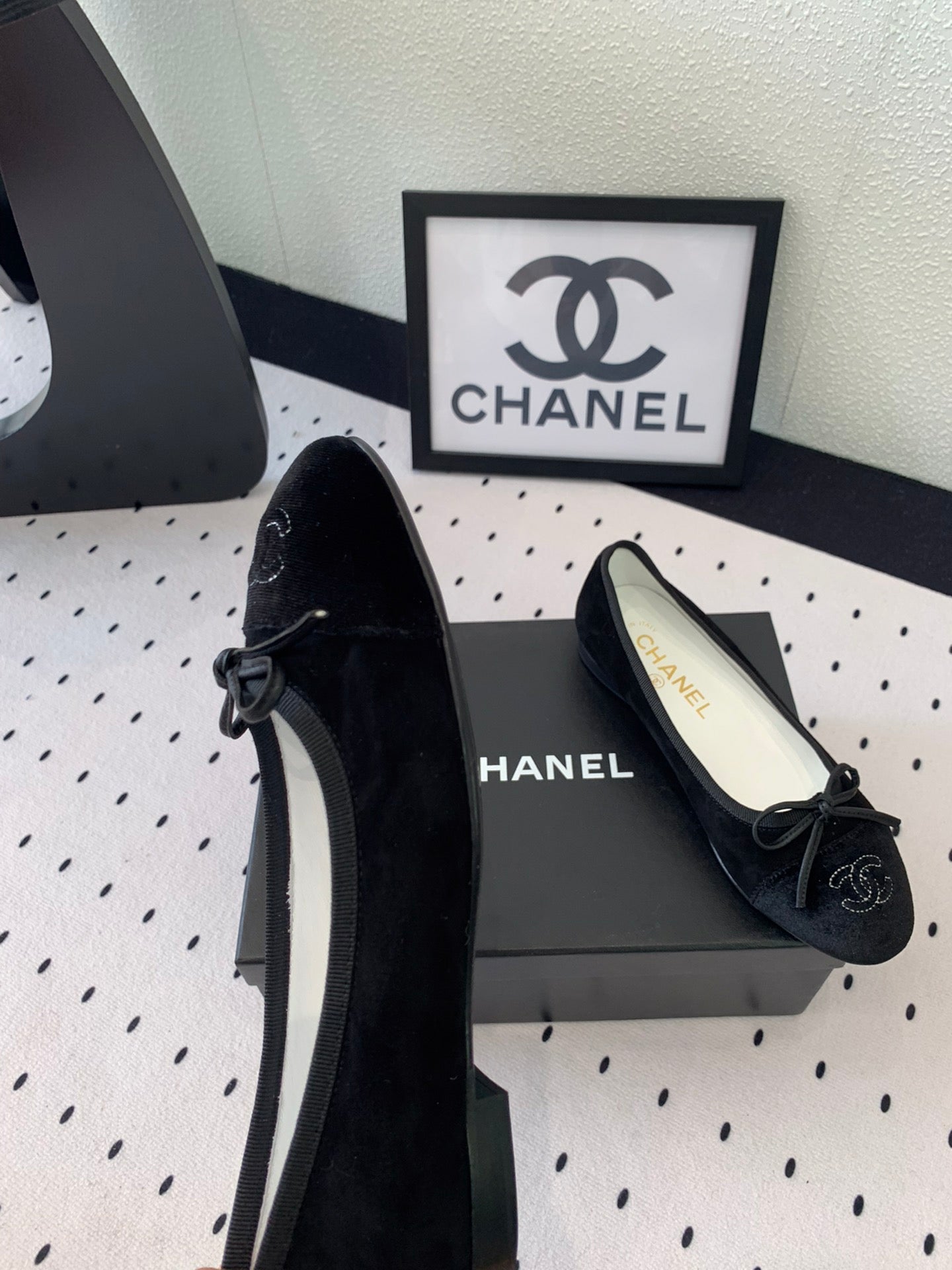 CHANEL BALLET FLAT BLACK VELVET