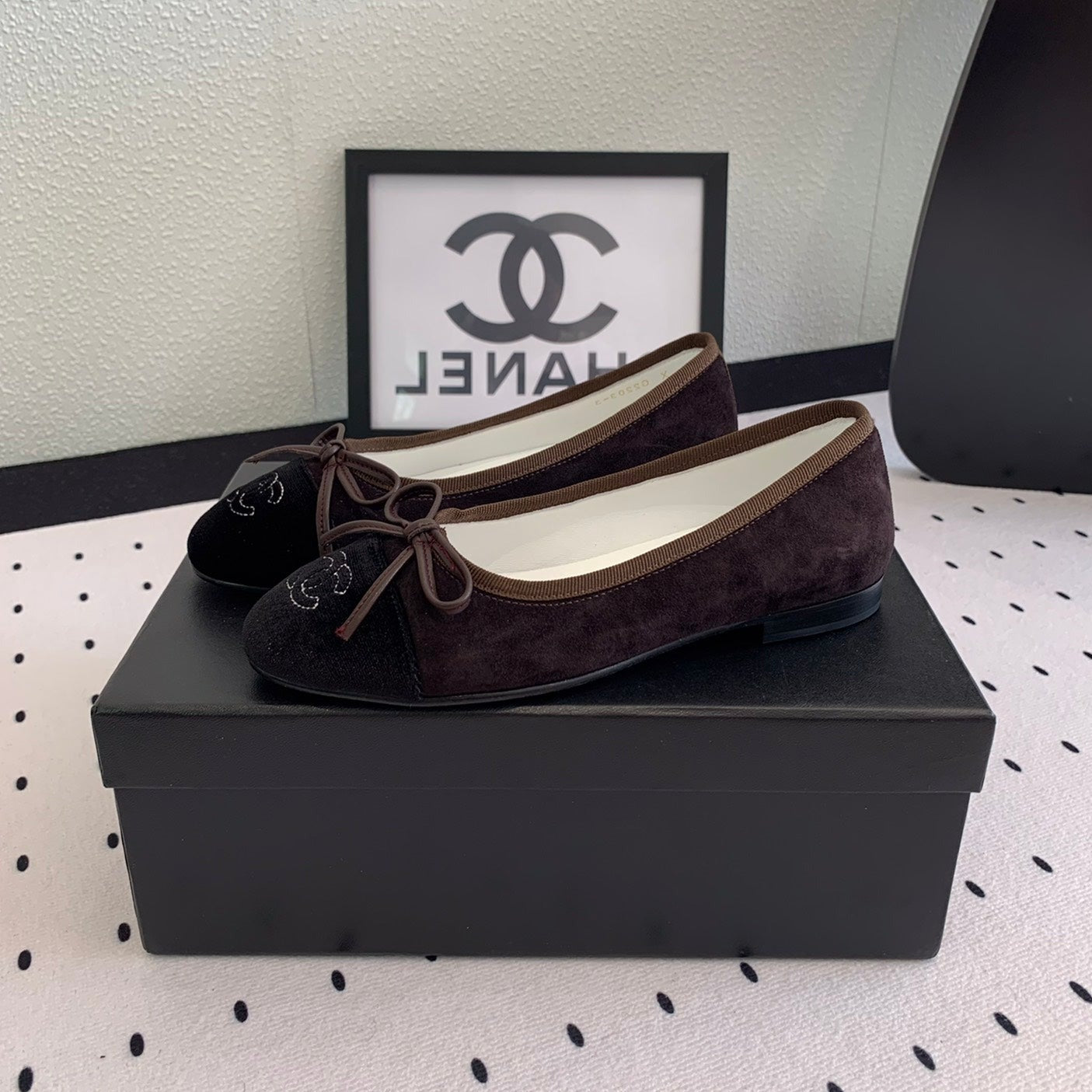 CHANEL BALLET FLAT DARK BROWN MIX BLACK VELVET