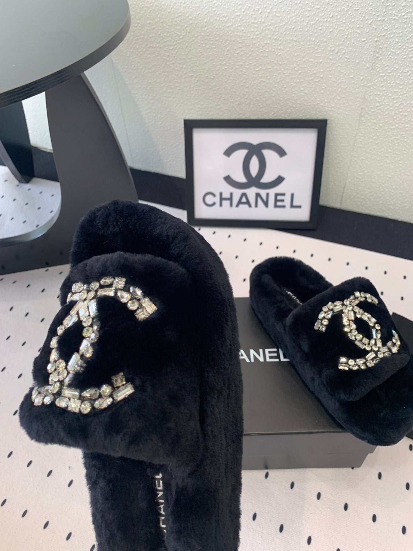 CHANEL THICK-SOLED SLIPPERS IN BLACK SHEEP WOOL