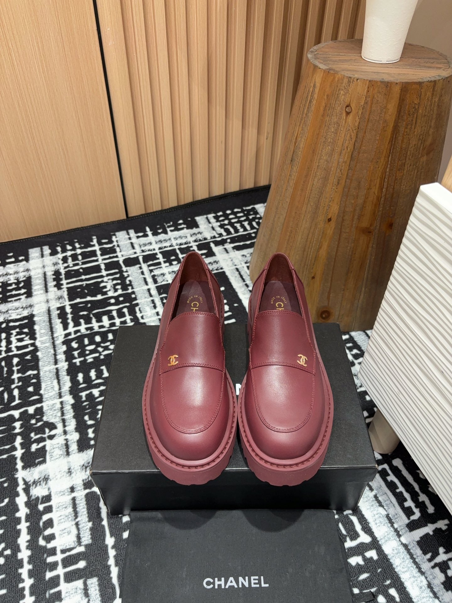 CHANEL MOASINS IN BURGUNDY RED CALFSKIN