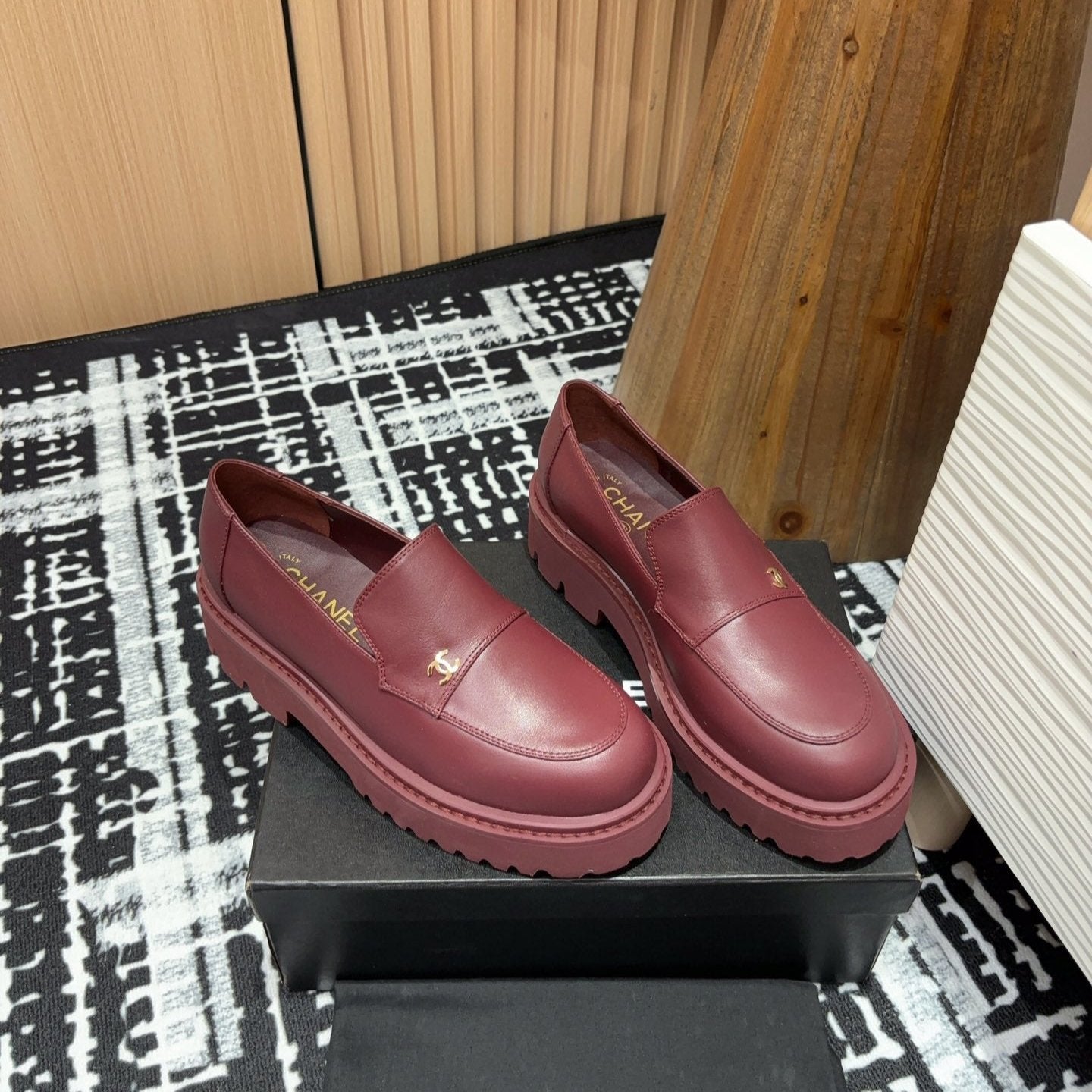 CHANEL MOASINS IN BURGUNDY RED CALFSKIN
