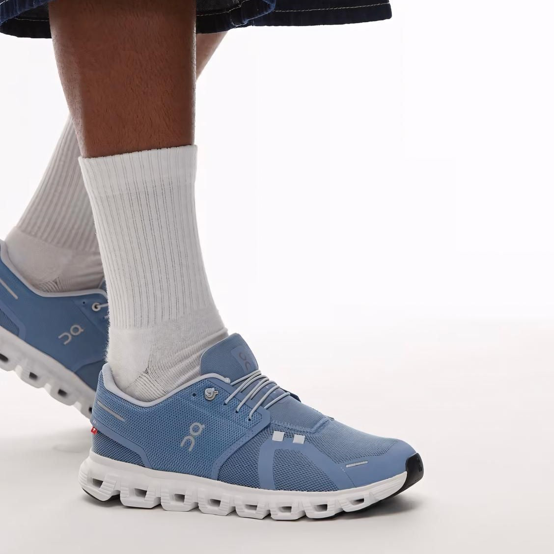 On Cloud 6 Chambray White