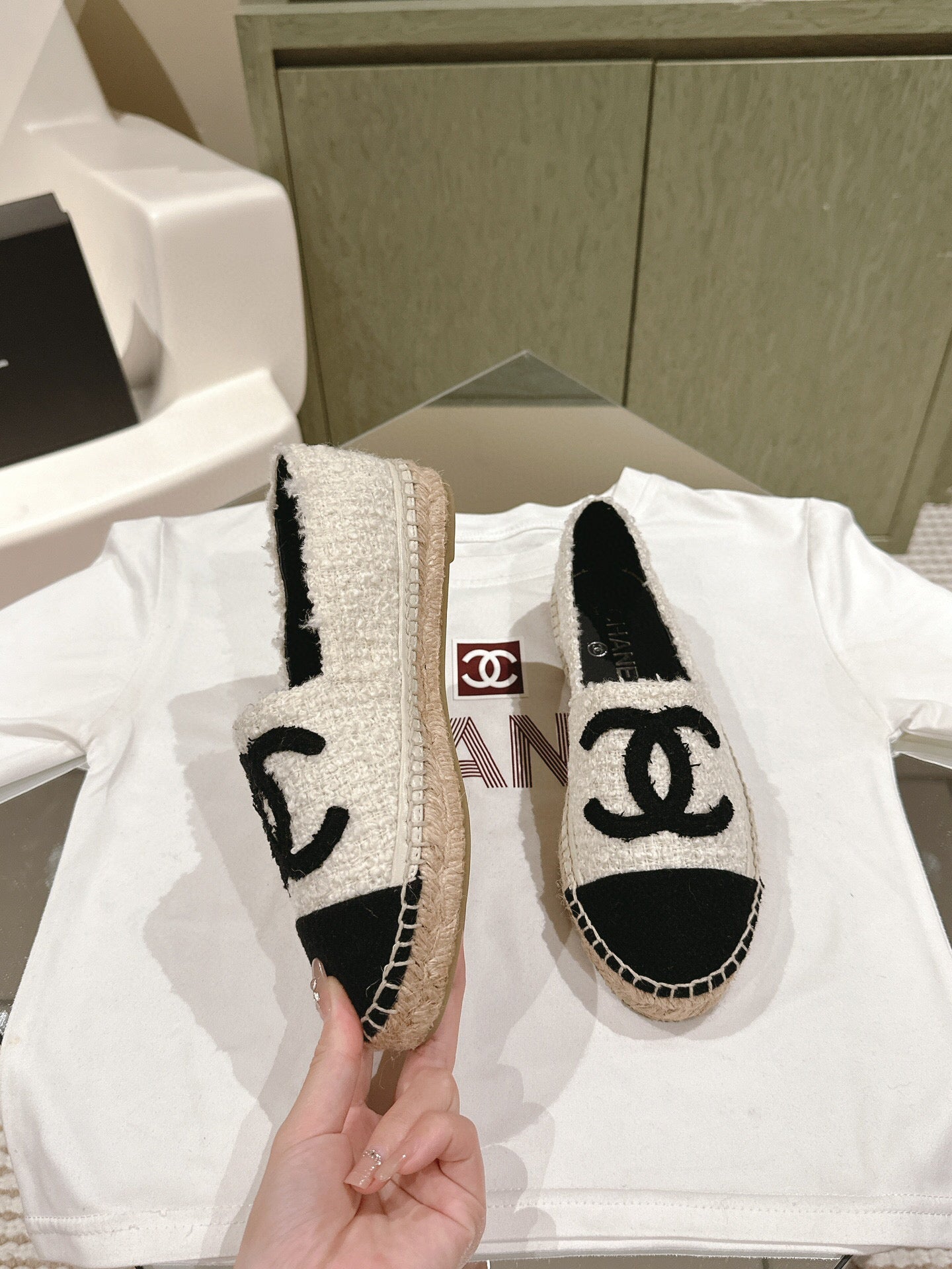 CHANEL ESPADRILLES LOAFERS IN WHITE TWEED WITH BLACK LOGO