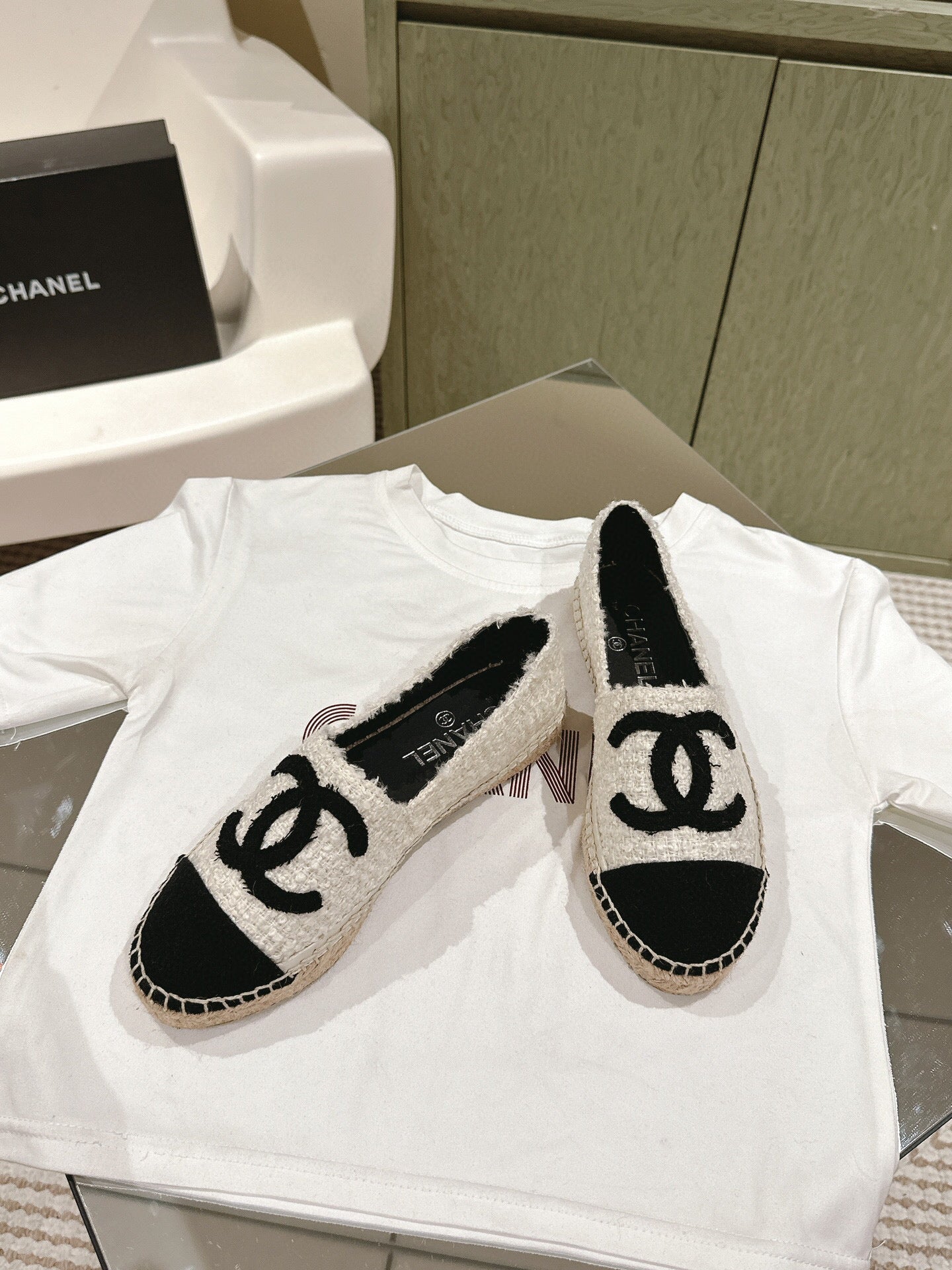CHANEL ESPADRILLES LOAFERS IN WHITE TWEED WITH BLACK LOGO