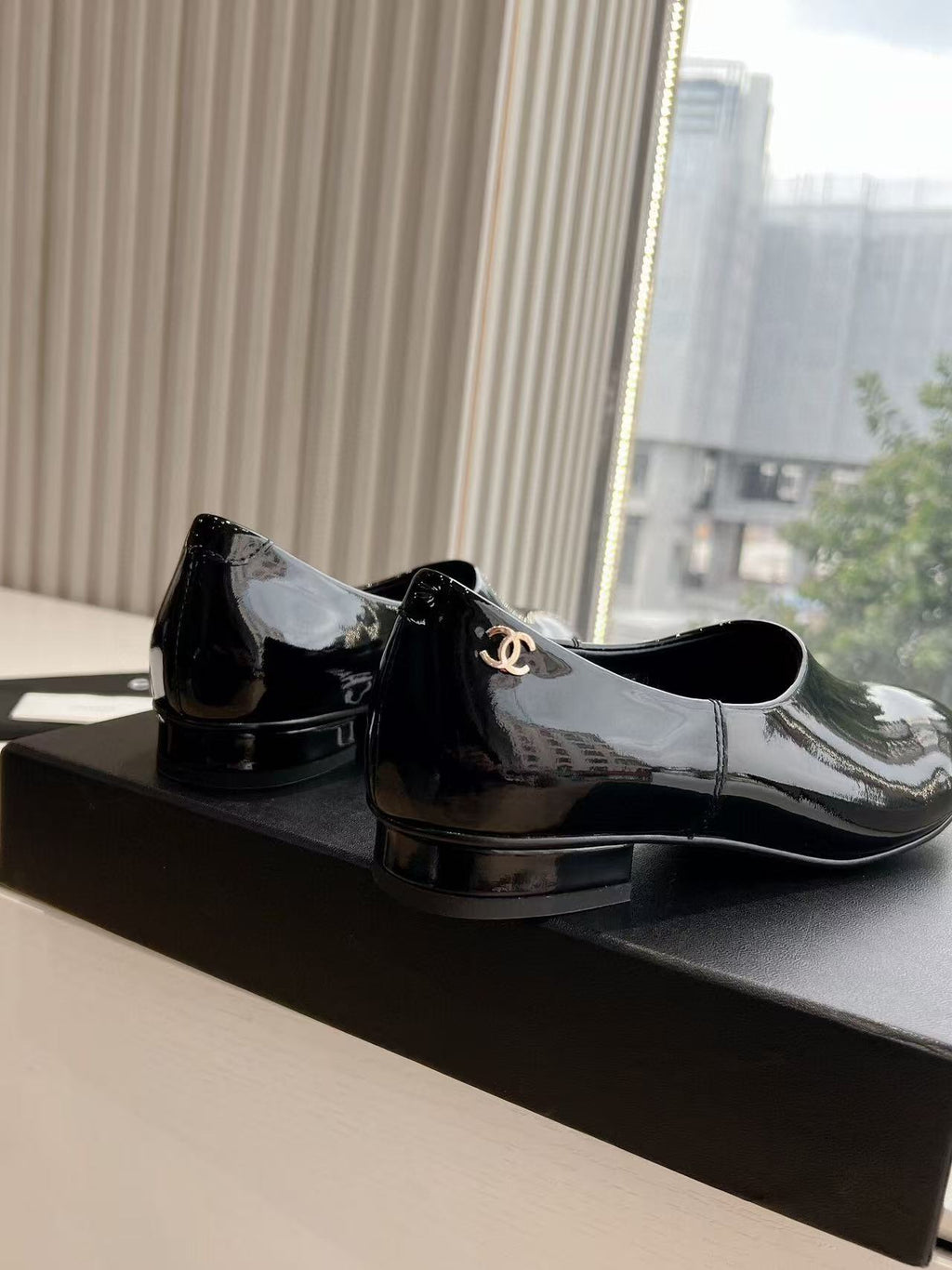 CHANEL MOASINS BLACK PATENT CALFSKIN GHW