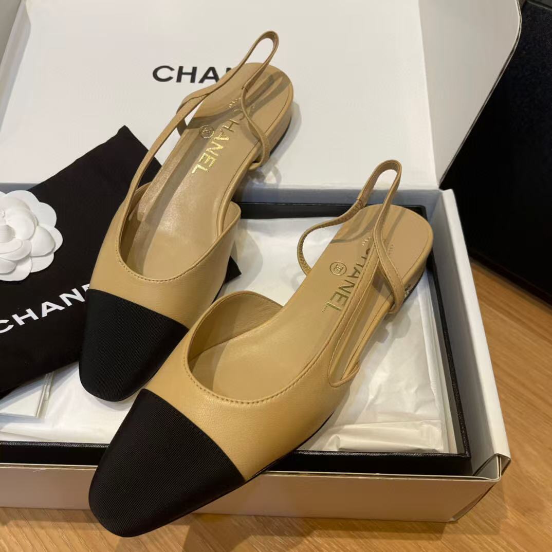CHANEL SLINGBACKS IN BEIGE LAMBSKIN AND BLACK SATIN