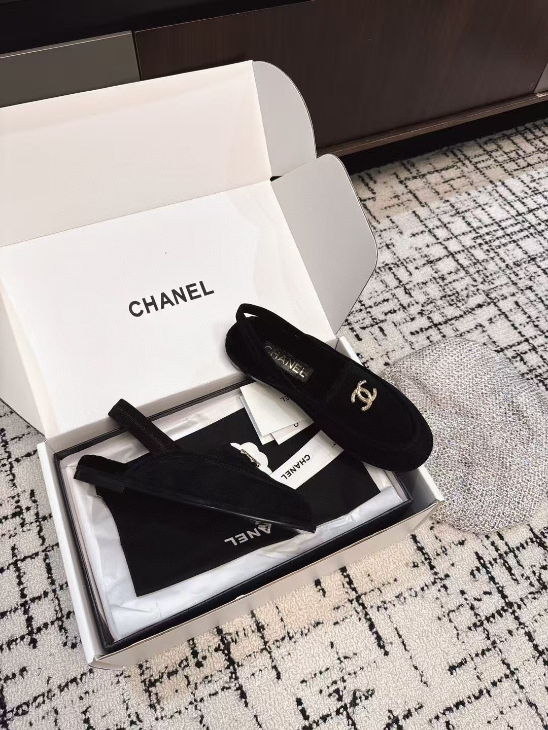 CHANEL SLINGBACK LOAFER IN BLACK SUEDE AND SHEARLING