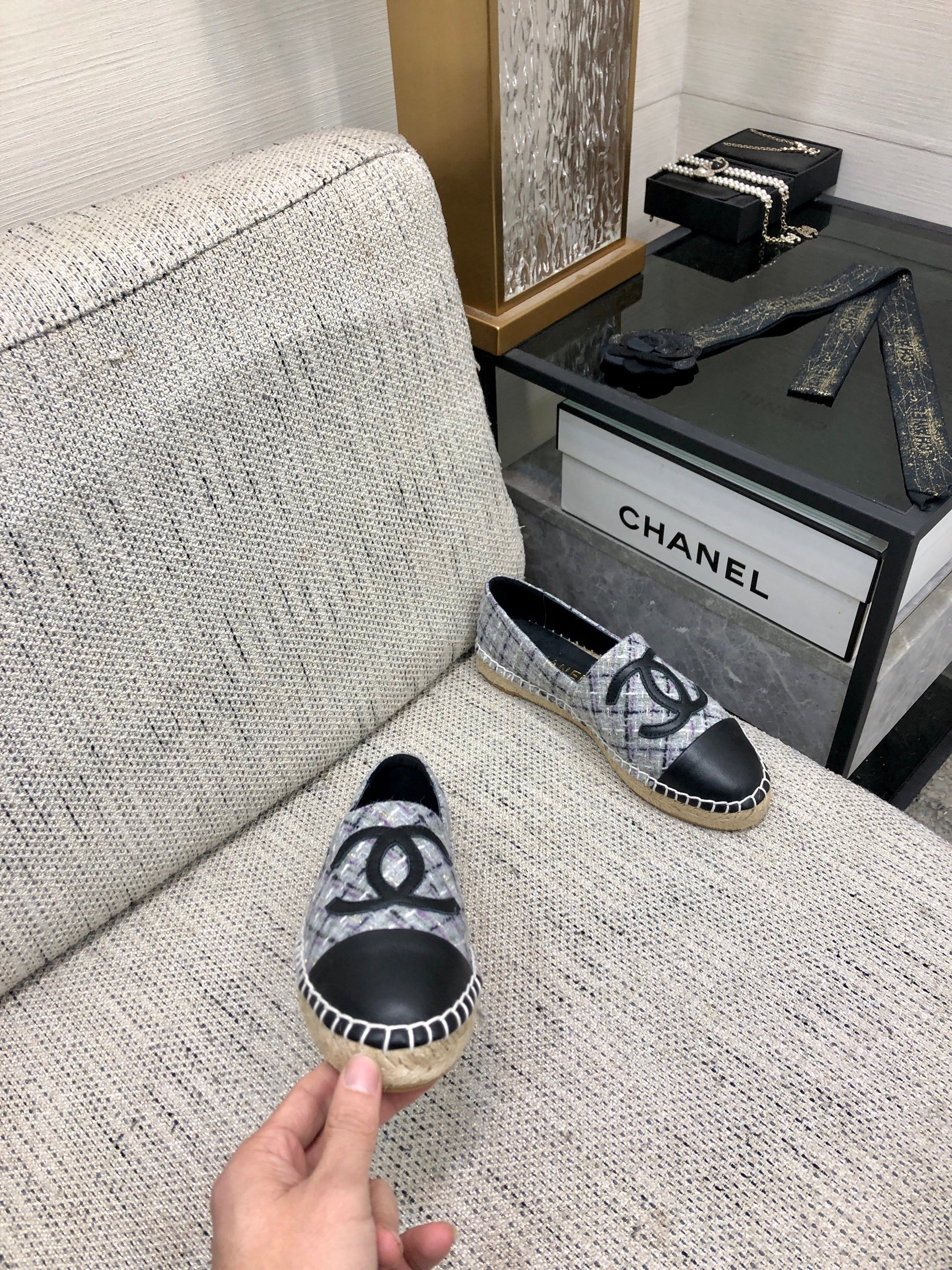 CHANEL ESPADRILLE COLORFUL TWEED FABRIC AND BLACK CALFSKIN FLATS