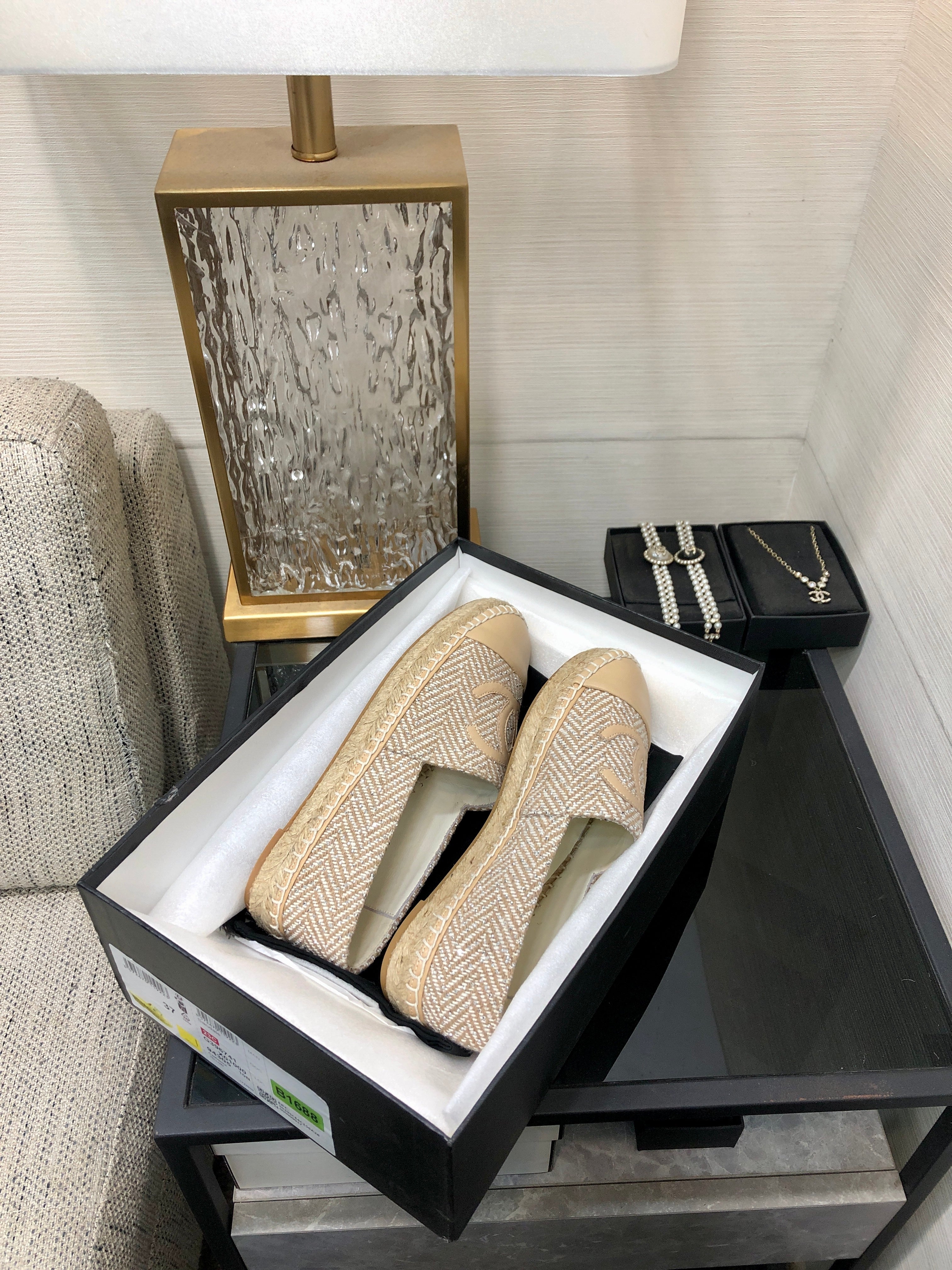 CHANEL ESPADRILLE BISQUE BEIGE TWEED FABRIC AND CALFSKIN FLATS