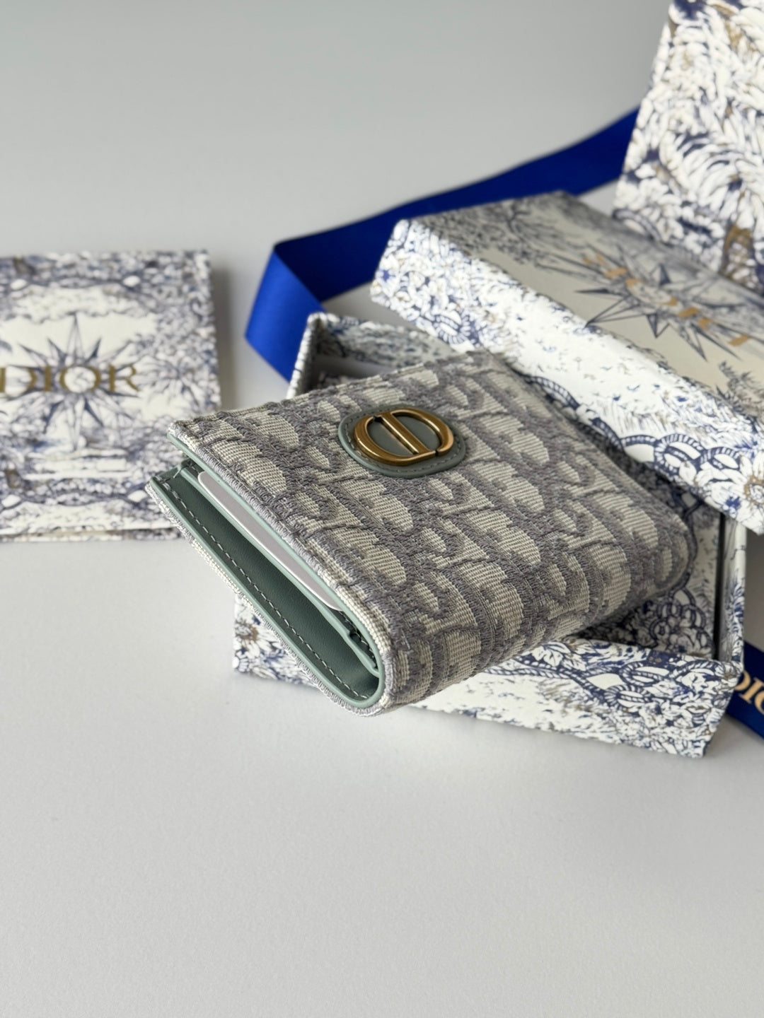 CHANEL DIOR 25S 30 MONTAIGNE DAHLIA WALLET 11 IN GRAY DIOR OBLIQUE JACQUARD
