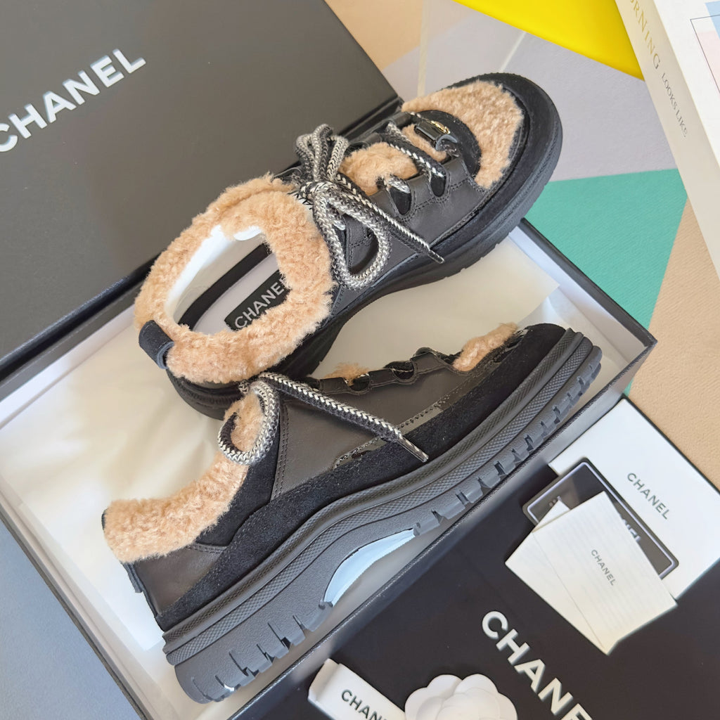 CHANEL 25S SNEAKERS WITH FUR AENTS 40MM IN BLACK AND BROWN CALFSKIN